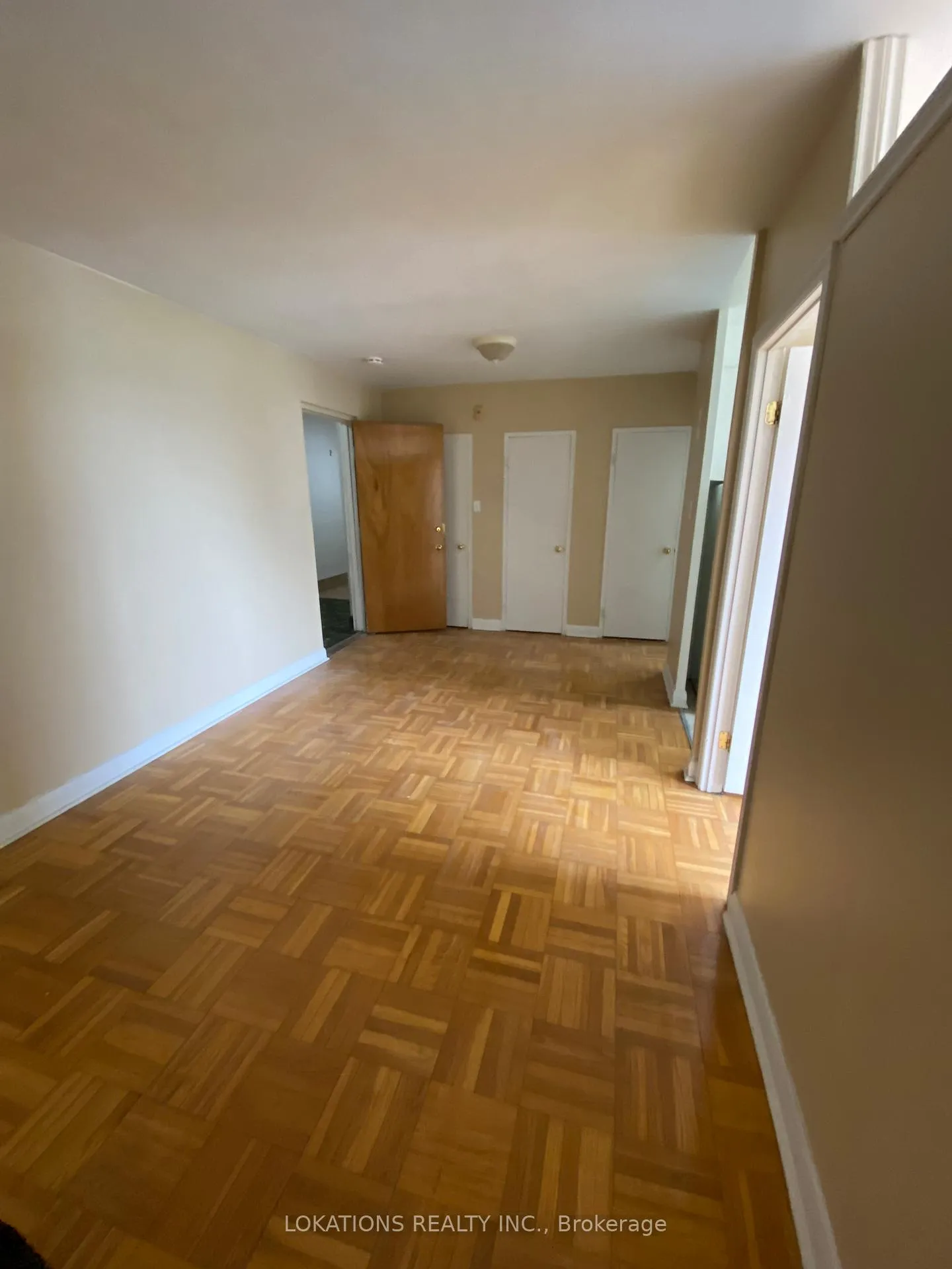 Photo 6 of Unit 207, 2135 Avenue Road, Toronto, Bedford Park-Nortown — HOMEH