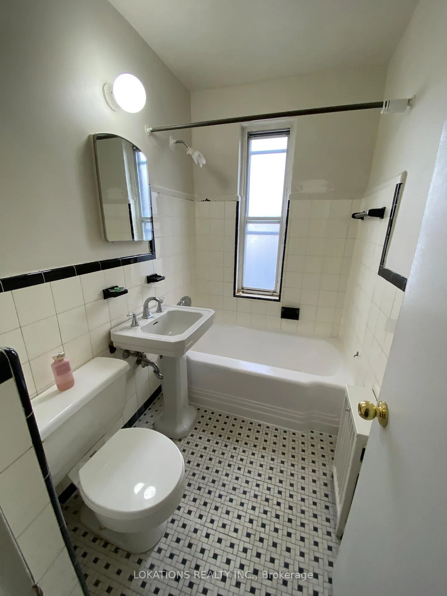 Photo 7 of Unit 207, 2135 Avenue Road, Toronto, Bedford Park-Nortown — HOMEH