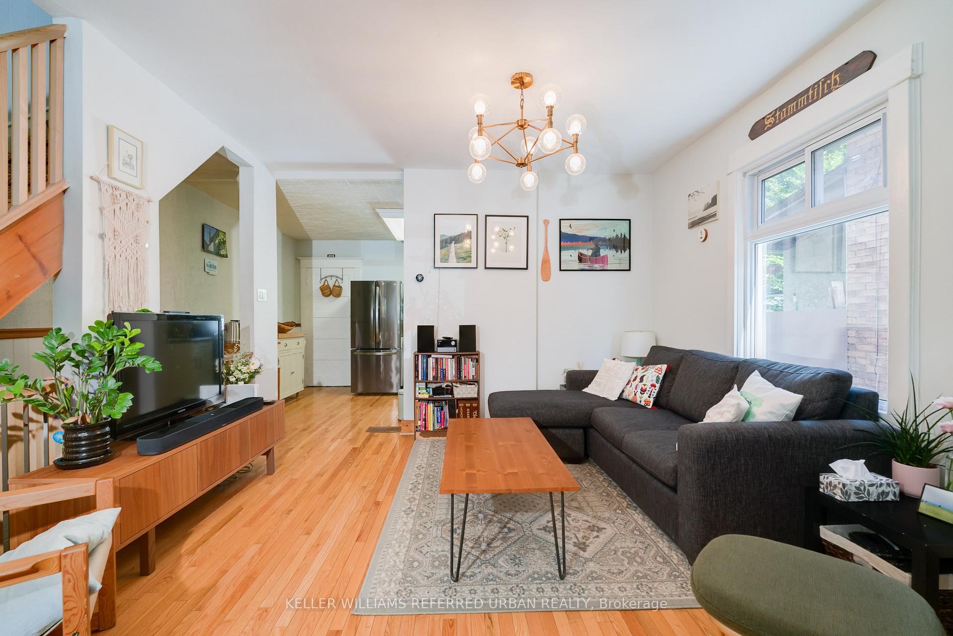 Photo 7 of 678 Sammon Avenue, Toronto, Danforth Village-East York — HOMEH