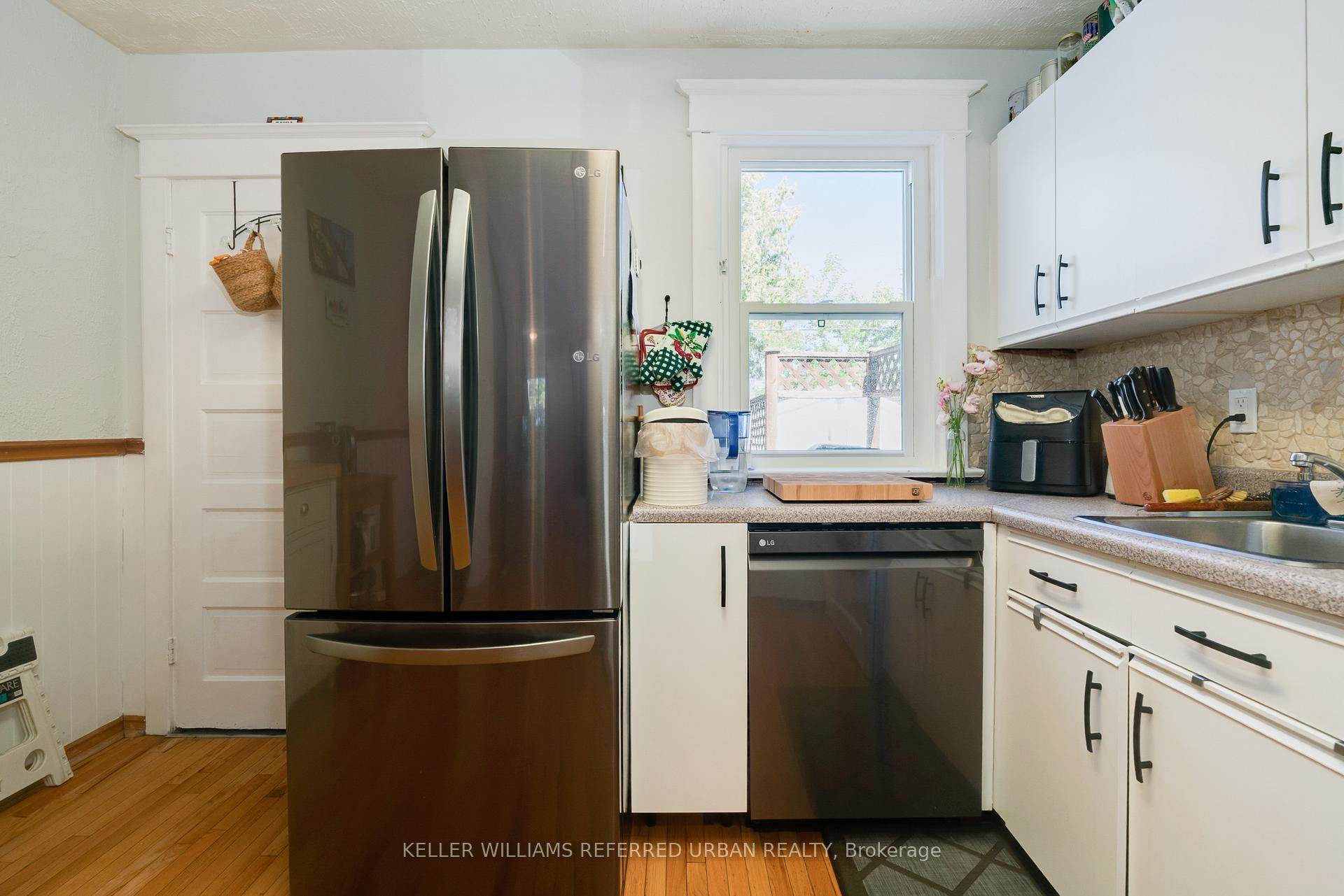 Photo 13 of 678 Sammon Avenue, Toronto, Danforth Village-East York — HOMEH