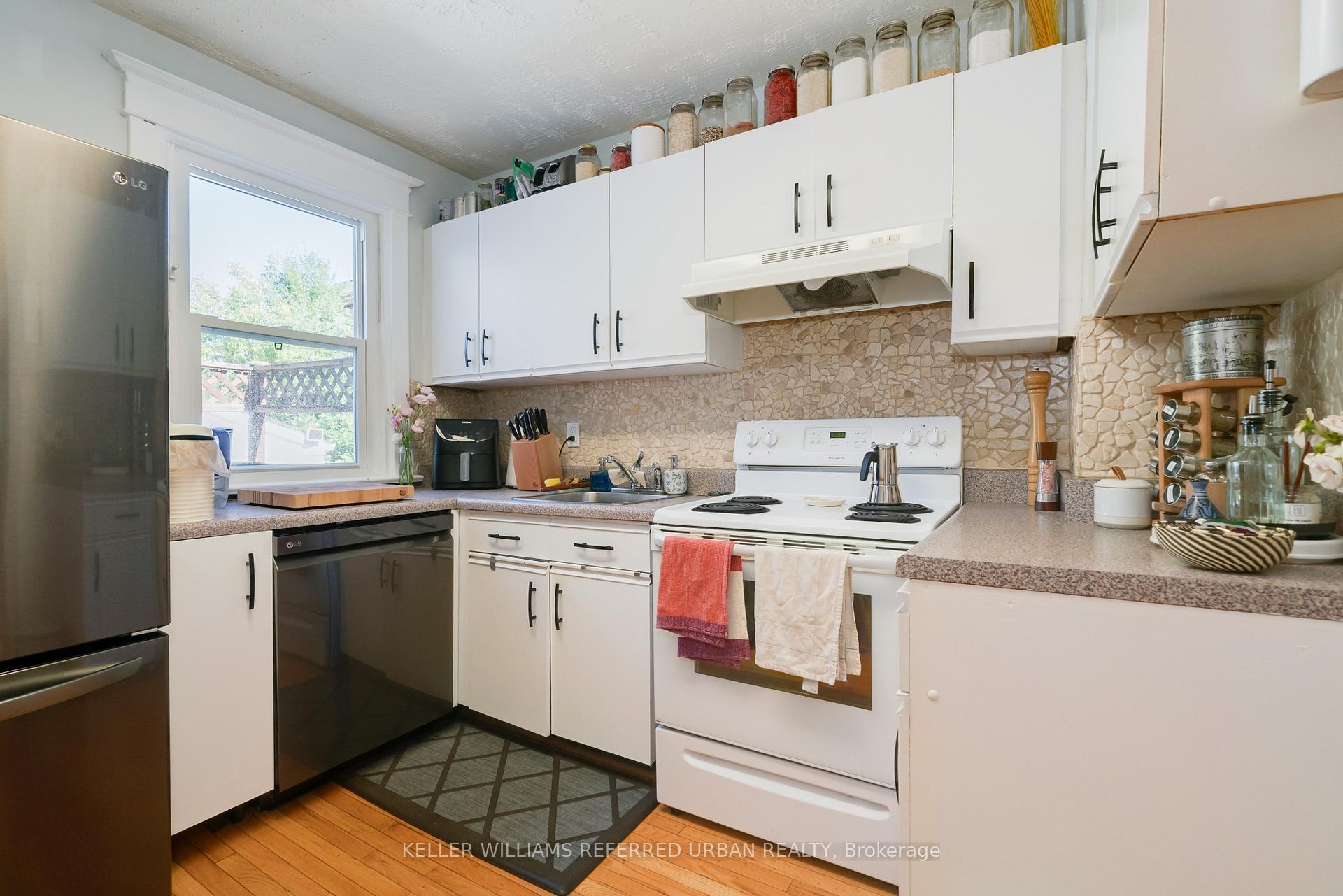 Photo 14 of 678 Sammon Avenue, Toronto, Danforth Village-East York — HOMEH