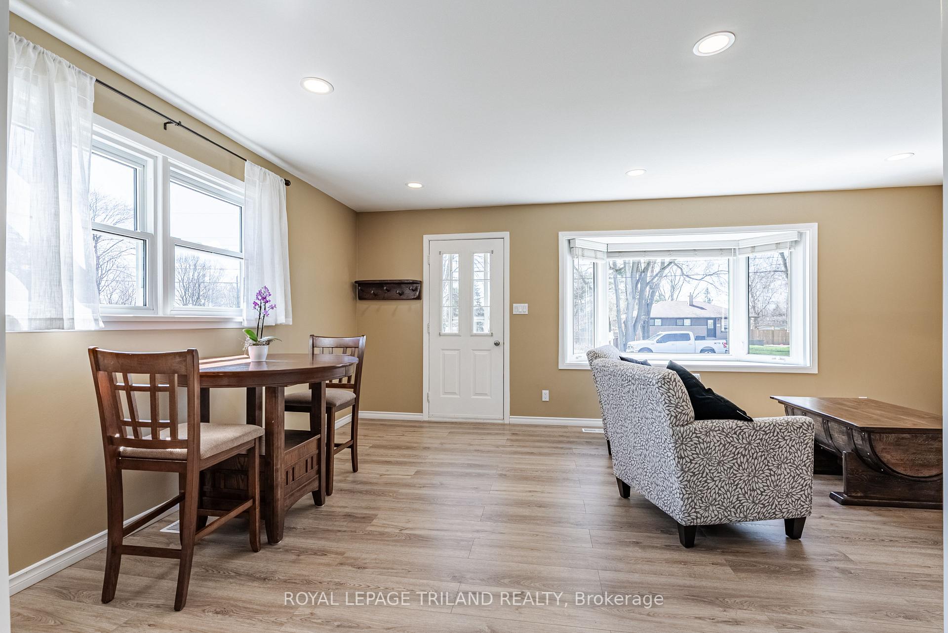 Photo 3 of 172 Ross Avenue, Thames Centre, Dorchester — HOMEH