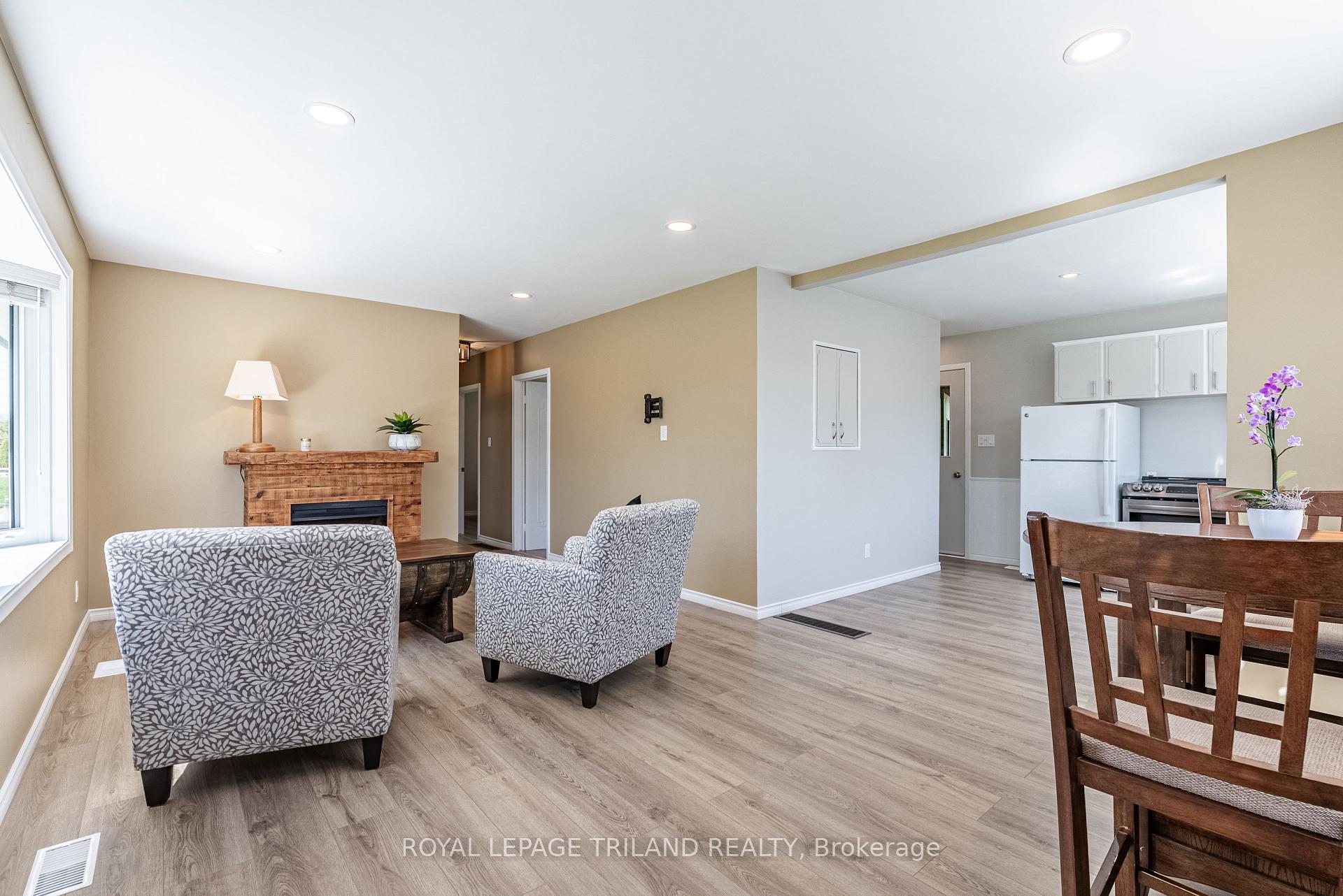Photo 4 of 172 Ross Avenue, Thames Centre, Dorchester — HOMEH