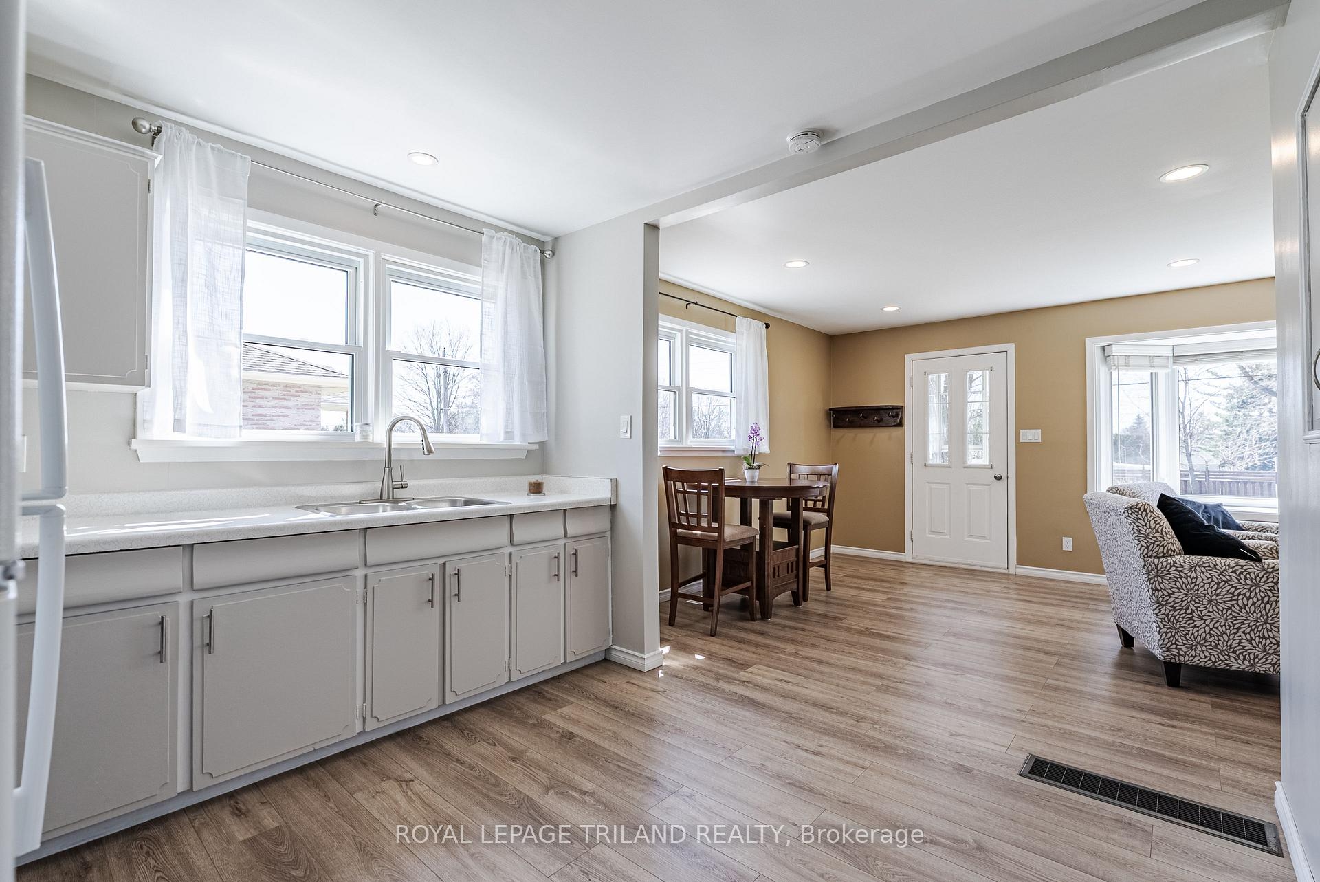 Photo 11 of 172 Ross Avenue, Thames Centre, Dorchester — HOMEH