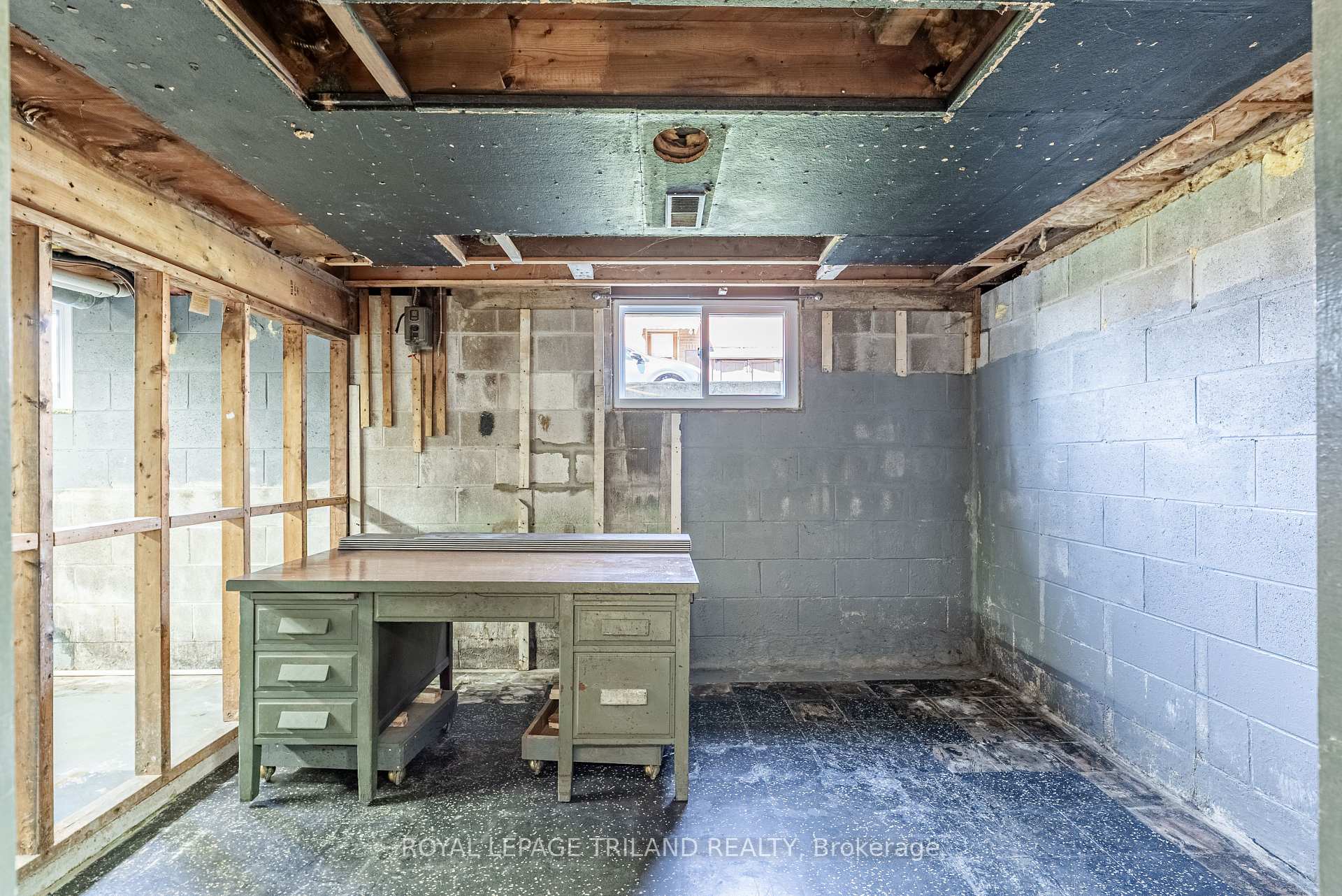 Photo 23 of 172 Ross Avenue, Thames Centre, Dorchester — HOMEH