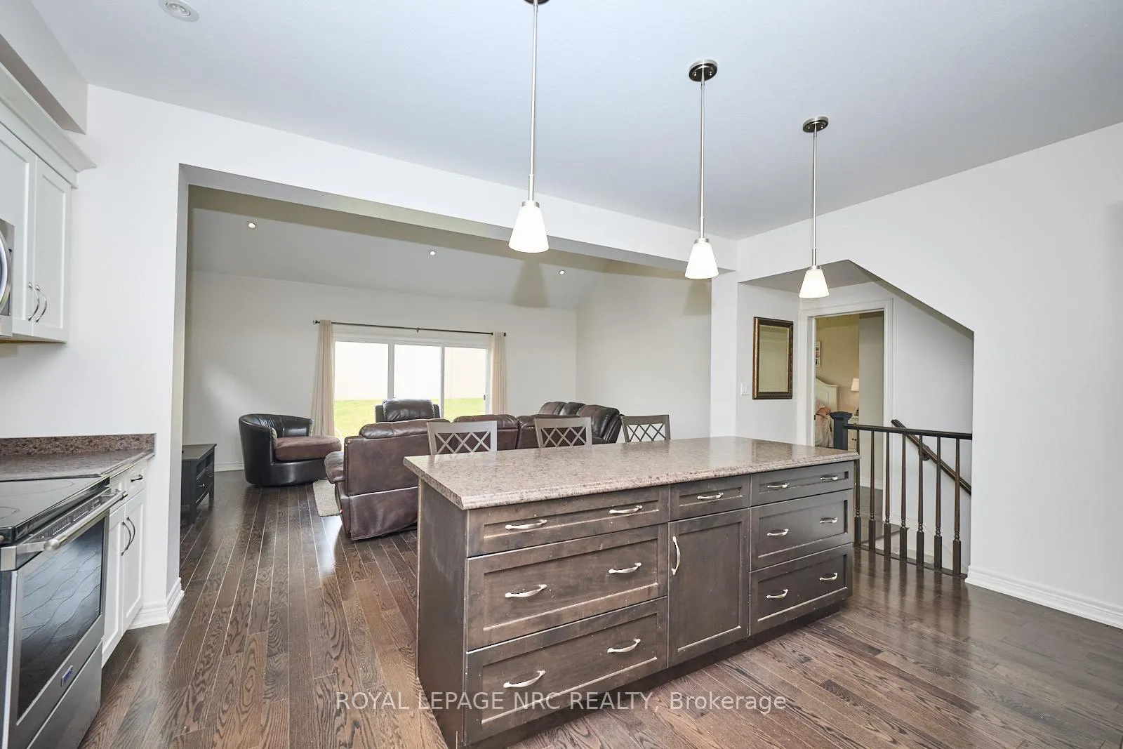 Photo 8 of 143 Tuliptree Road, Thorold, Confederation Heights — HOMEH
