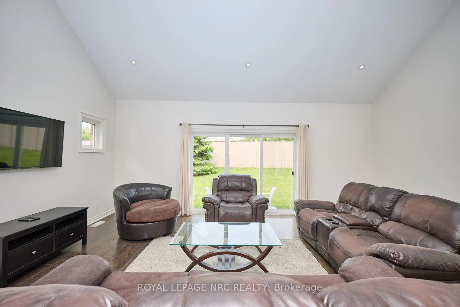 Photo 11 of 143 Tuliptree Road, Thorold, Confederation Heights — HOMEH