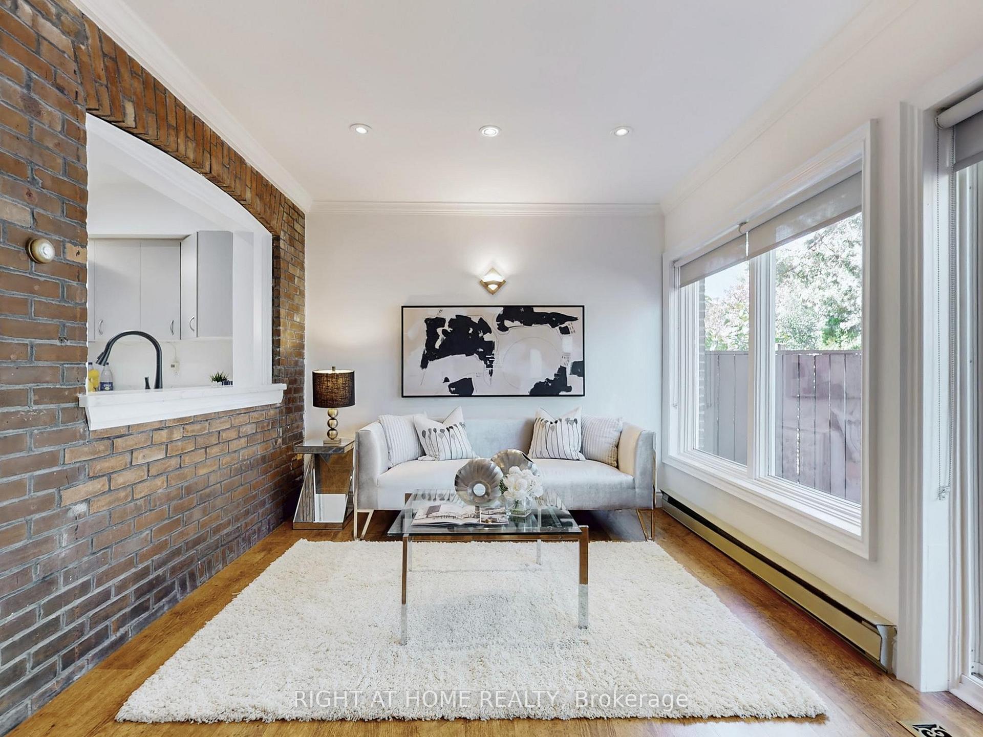 Photo 11 of 12 Westbrook Avenue, Toronto, Woodbine-Lumsden — HOMEH