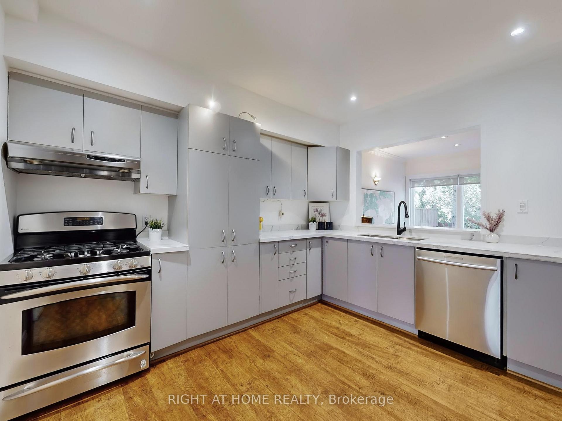 Photo 16 of 12 Westbrook Avenue, Toronto, Woodbine-Lumsden — HOMEH