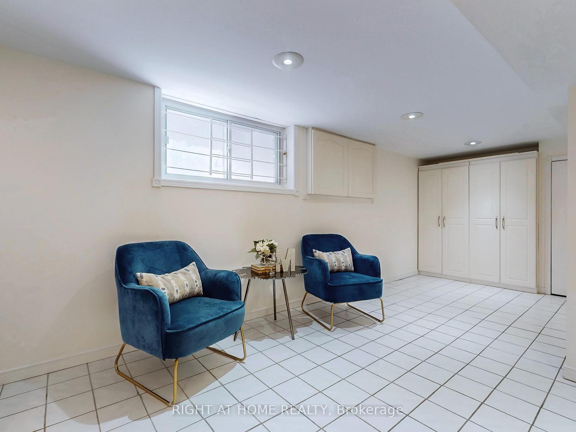 Photo 34 of 12 Westbrook Avenue, Toronto, Woodbine-Lumsden — HOMEH