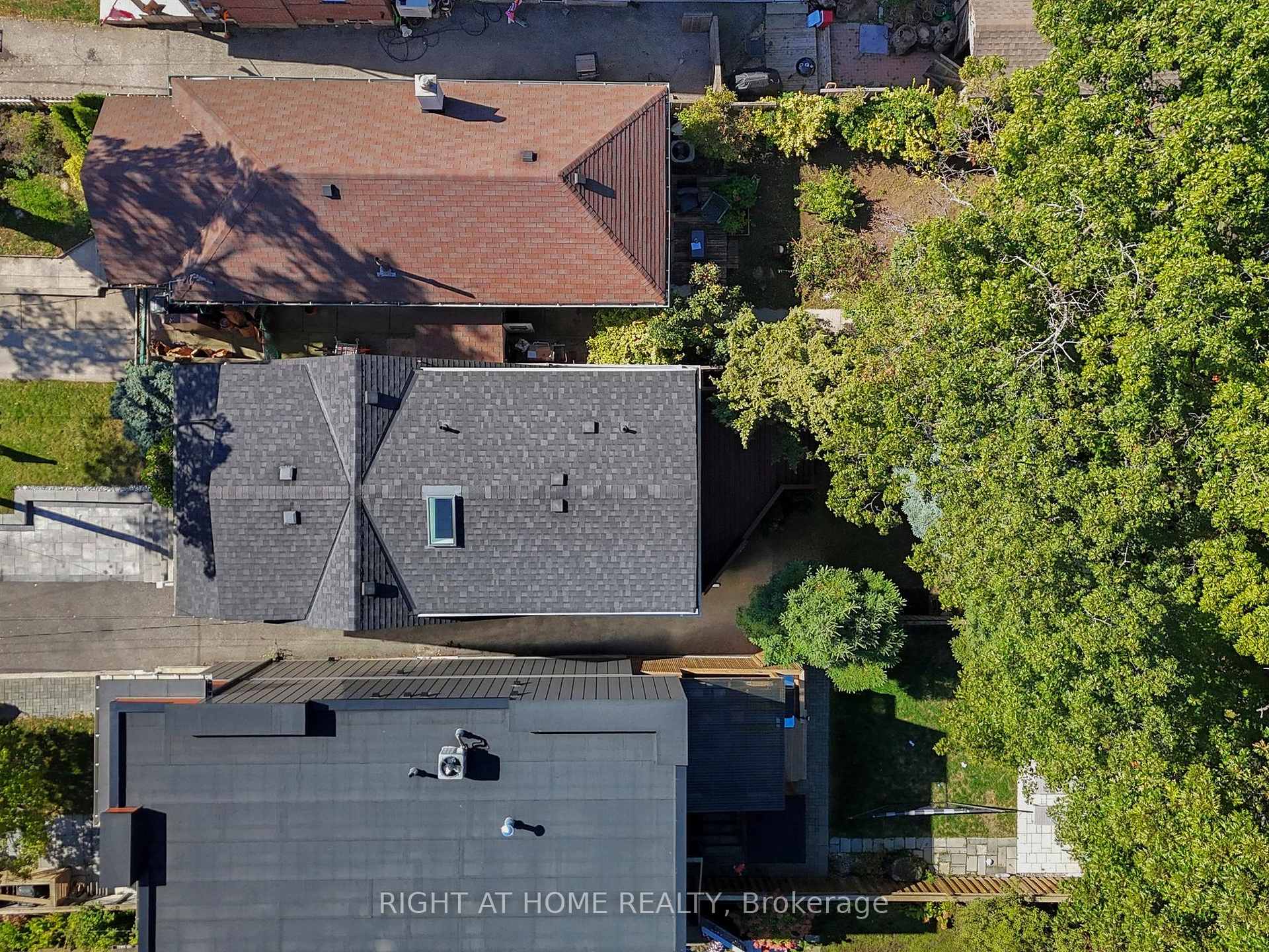 Photo 44 of 12 Westbrook Avenue, Toronto, Woodbine-Lumsden — HOMEH