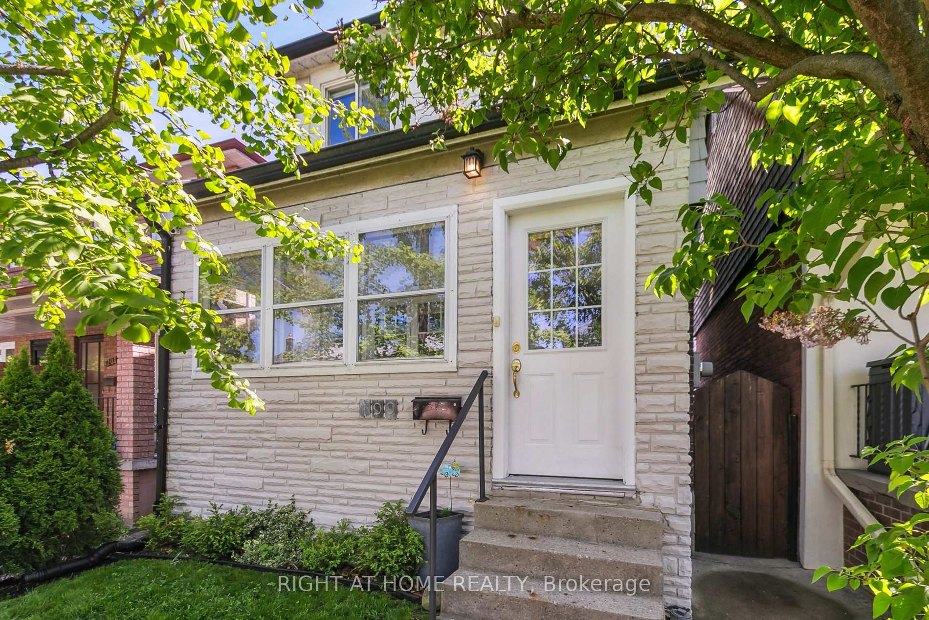 Photo 1 of 199 Winnett Avenue, Toronto, Humewood-Cedarvale — HOMEH