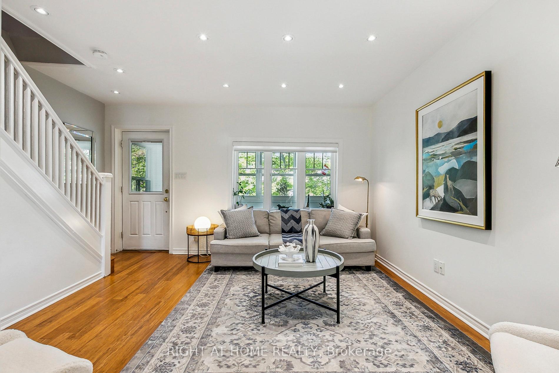 Photo 2 of 199 Winnett Avenue, Toronto, Humewood-Cedarvale — HOMEH