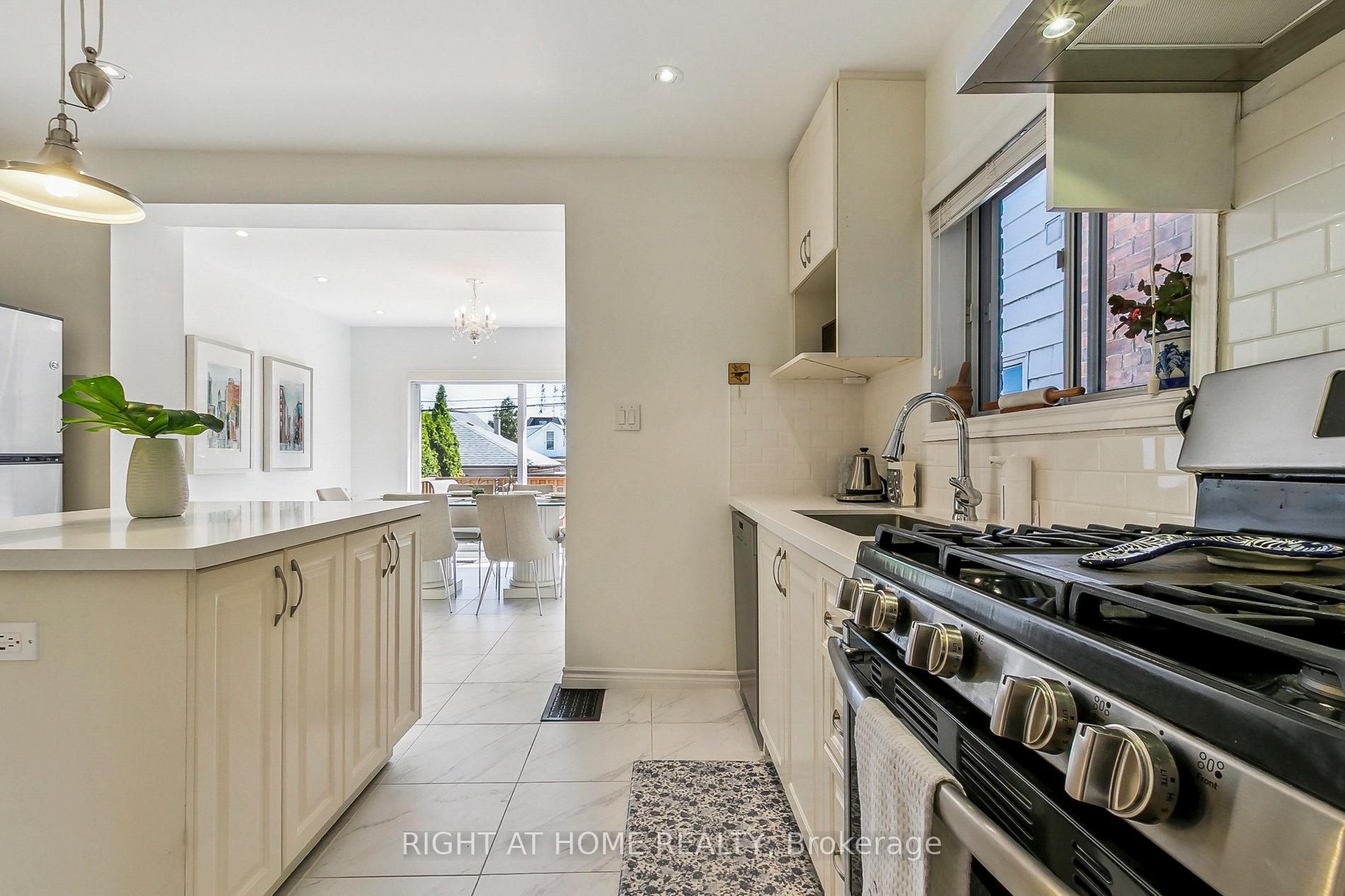 Photo 9 of 199 Winnett Avenue, Toronto, Humewood-Cedarvale — HOMEH