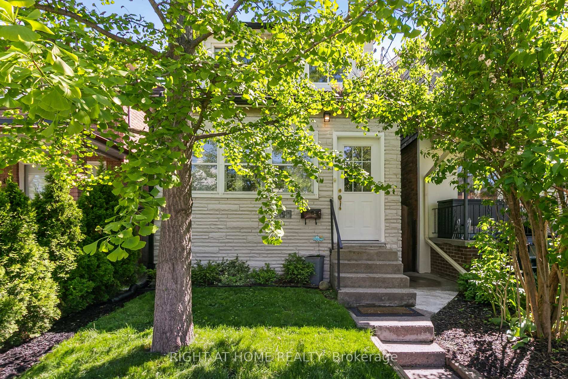 Photo 23 of 199 Winnett Avenue, Toronto, Humewood-Cedarvale — HOMEH