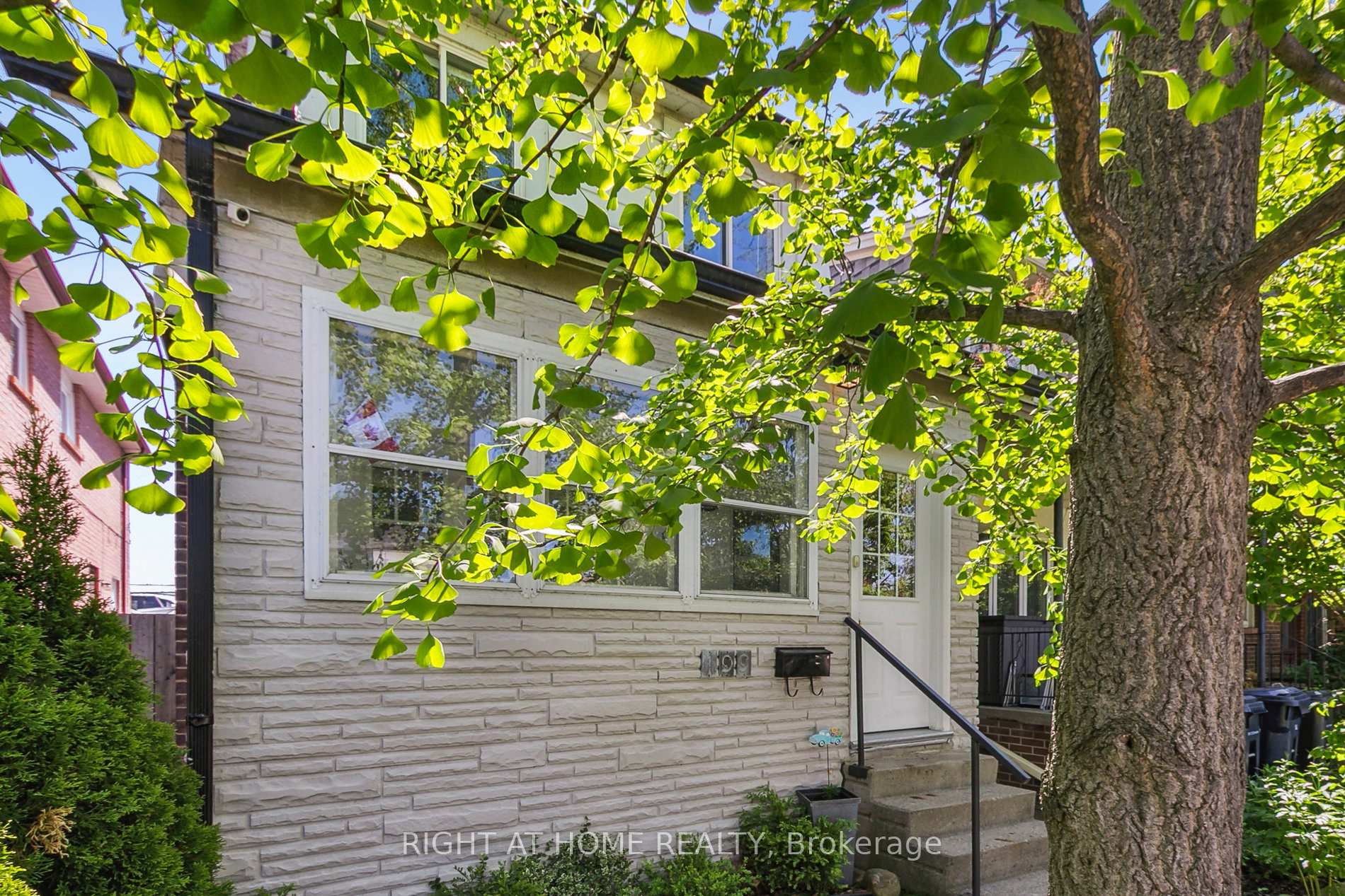 Photo 24 of 199 Winnett Avenue, Toronto, Humewood-Cedarvale — HOMEH
