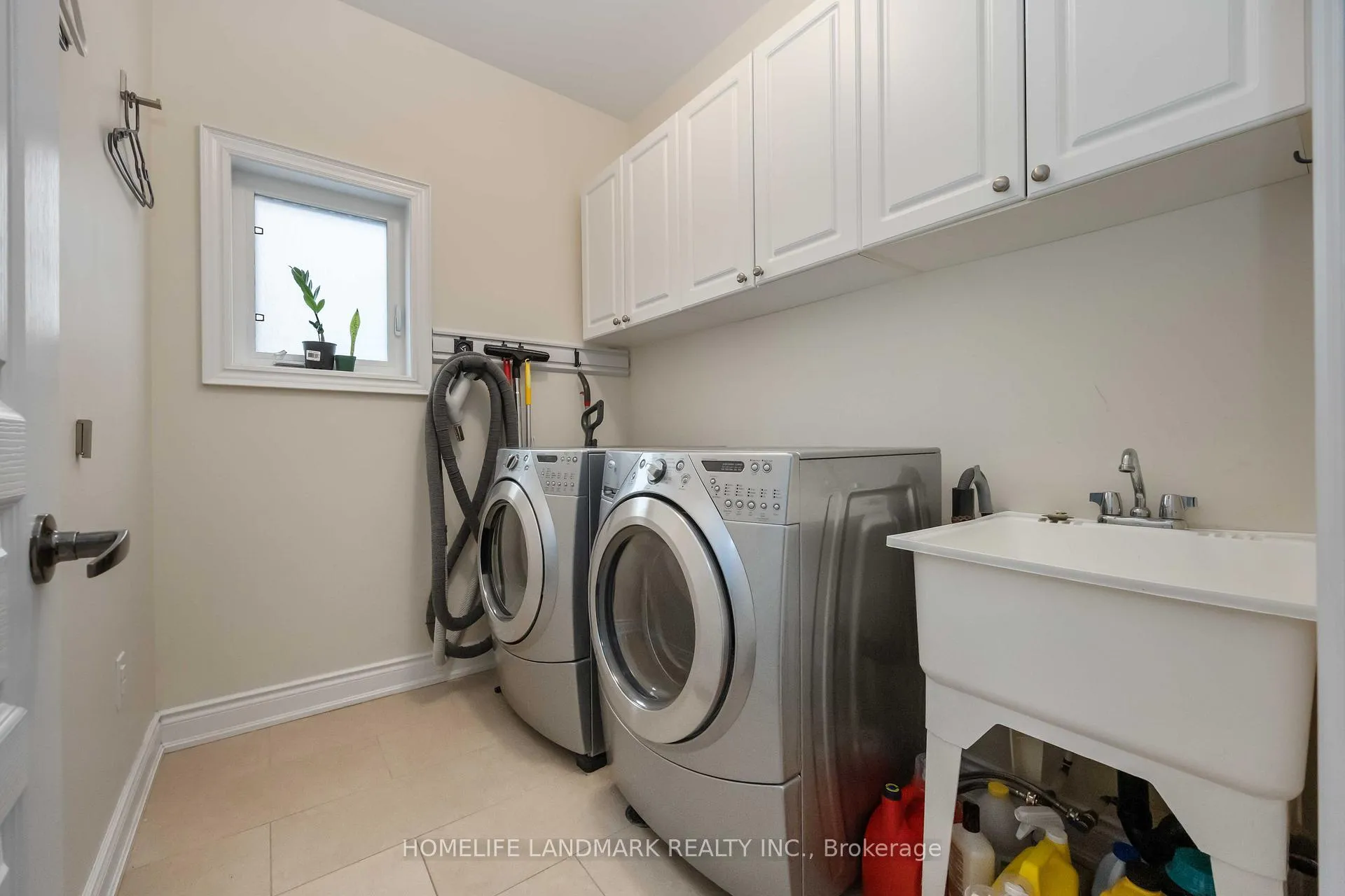 Photo 24 of 68 Lindbergh Drive, Vaughan, Vellore Village — HOMEH