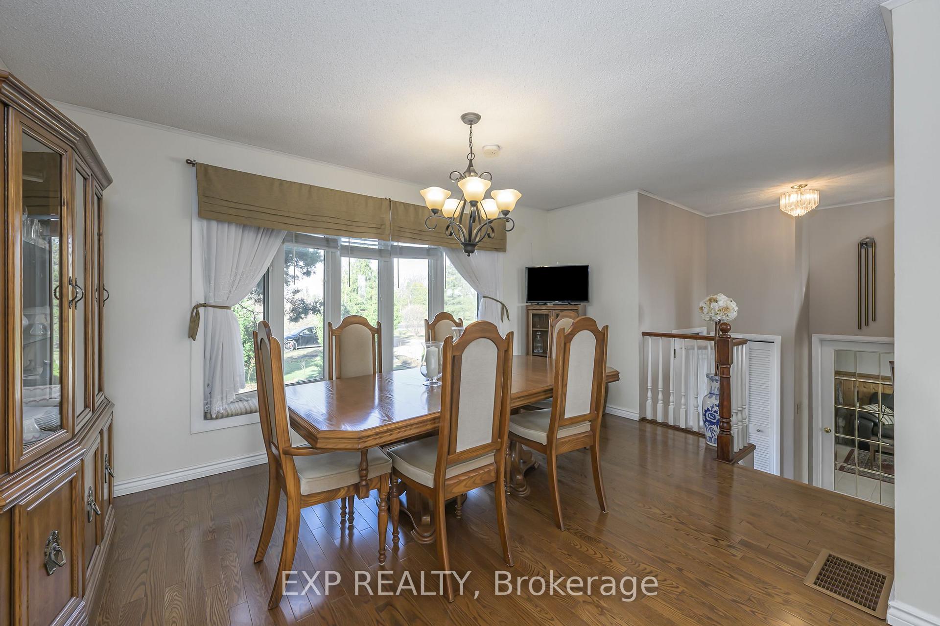 Photo 4 of 5054 Westchester Bourne, Thames Centre, Rural Thames Centre — HOMEH