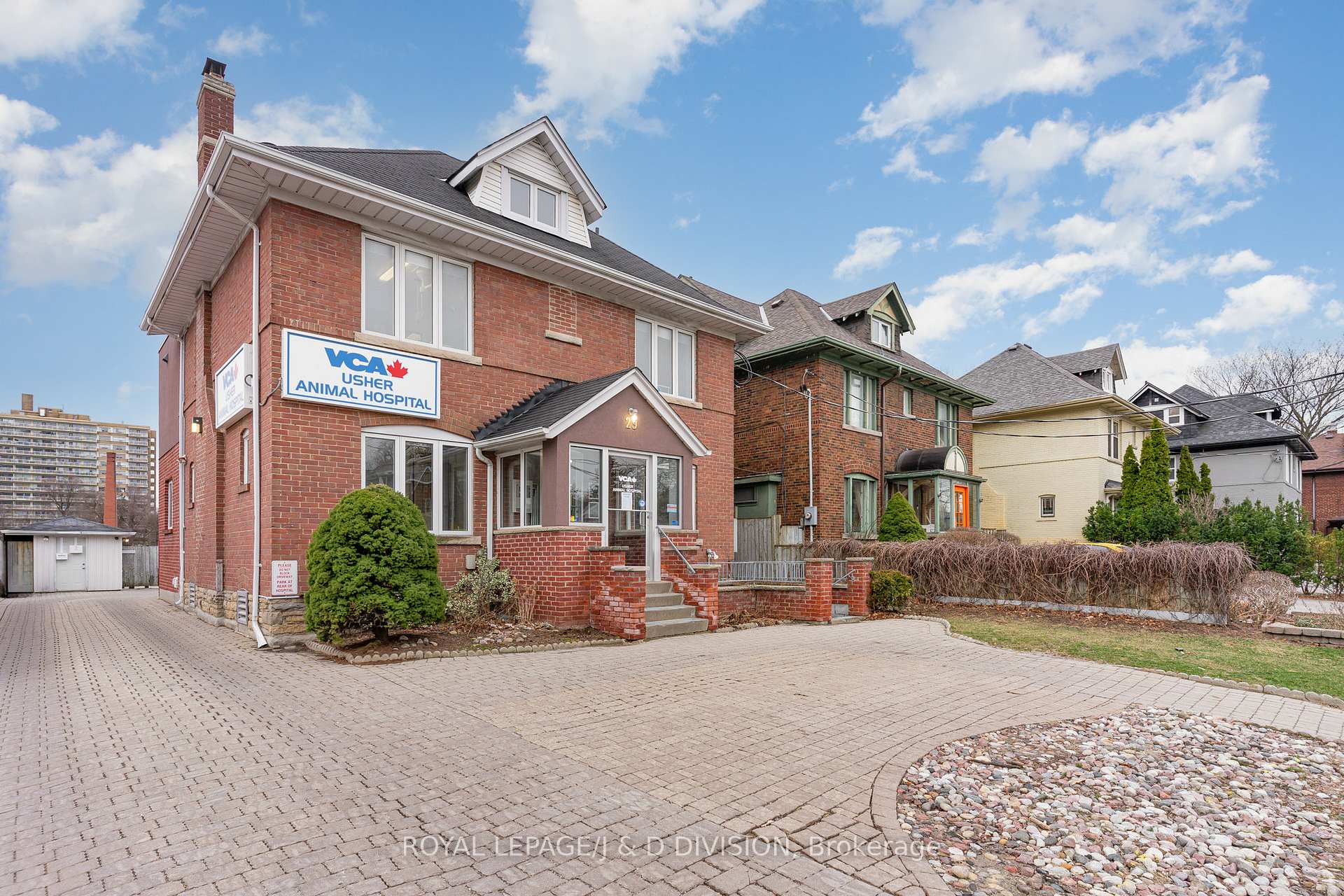 Photo 2 of 29 Chaplin Crescent, Toronto, Yonge-Eglinton — HOMEH