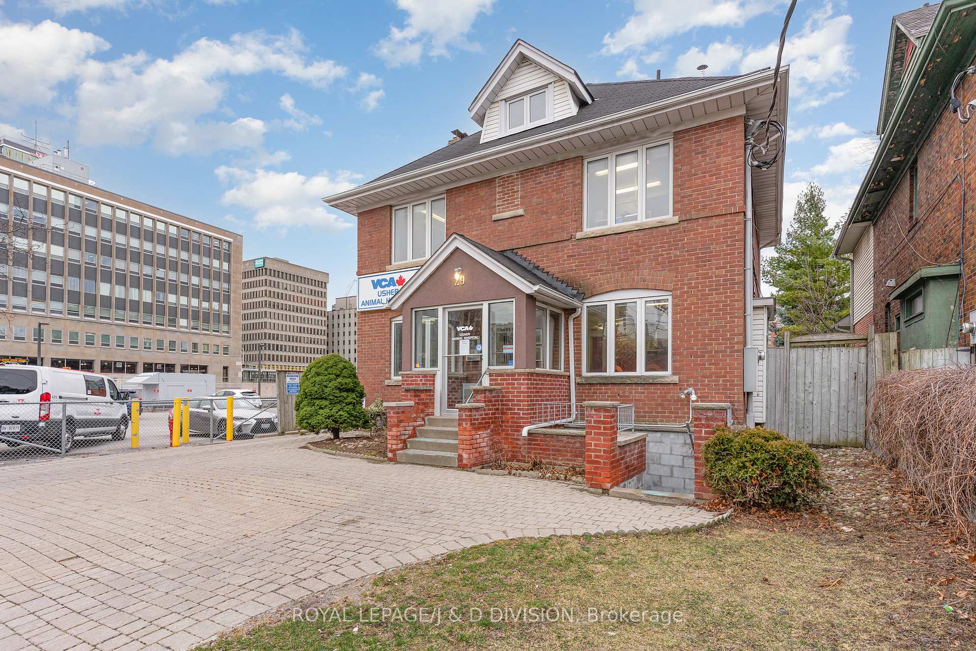 Photo 4 of 29 Chaplin Crescent, Toronto, Yonge-Eglinton — HOMEH