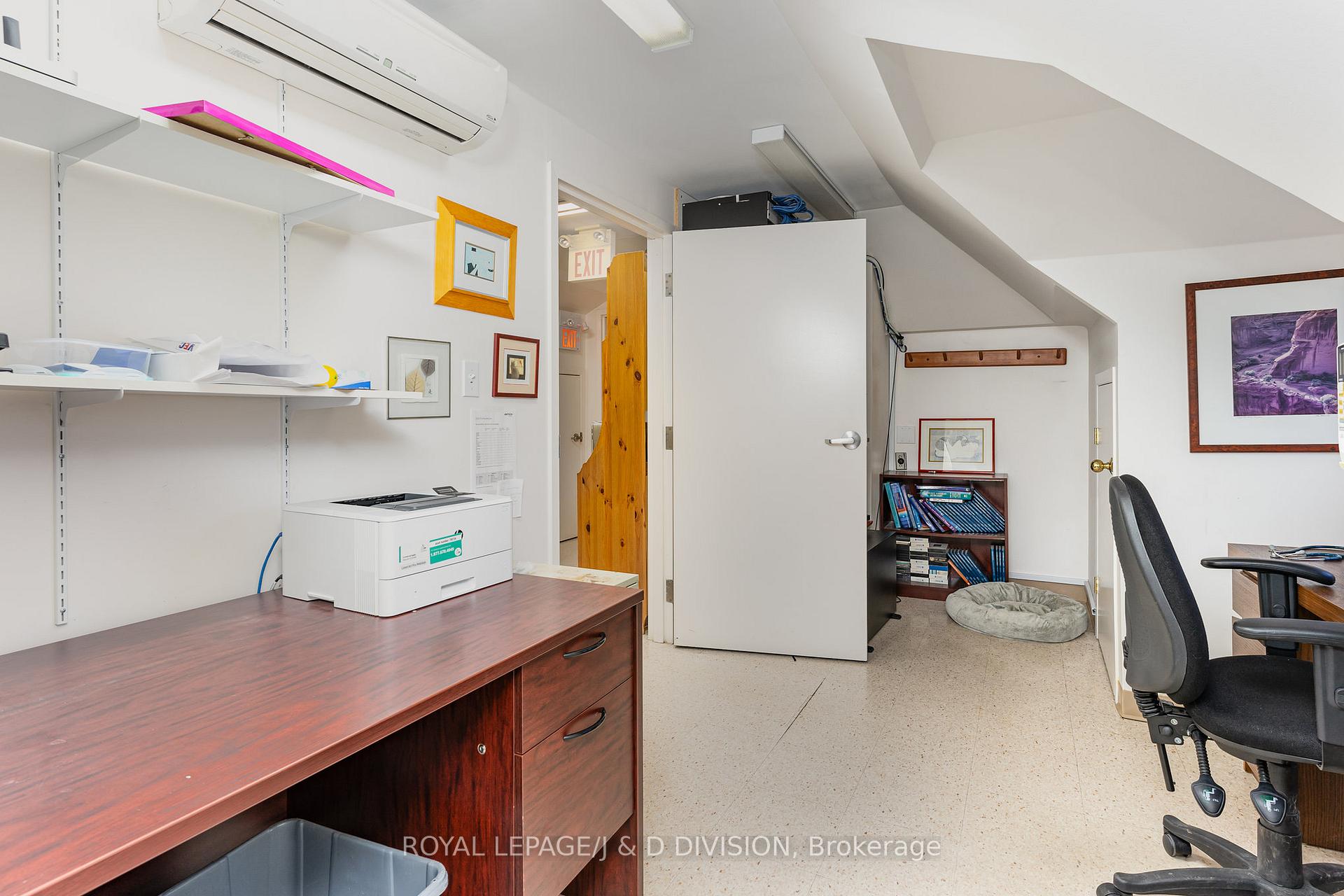 Photo 17 of 29 Chaplin Crescent, Toronto, Yonge-Eglinton — HOMEH