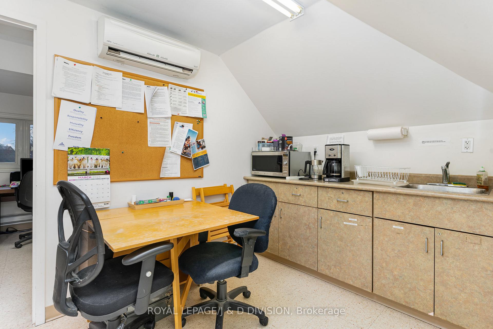 Photo 19 of 29 Chaplin Crescent, Toronto, Yonge-Eglinton — HOMEH