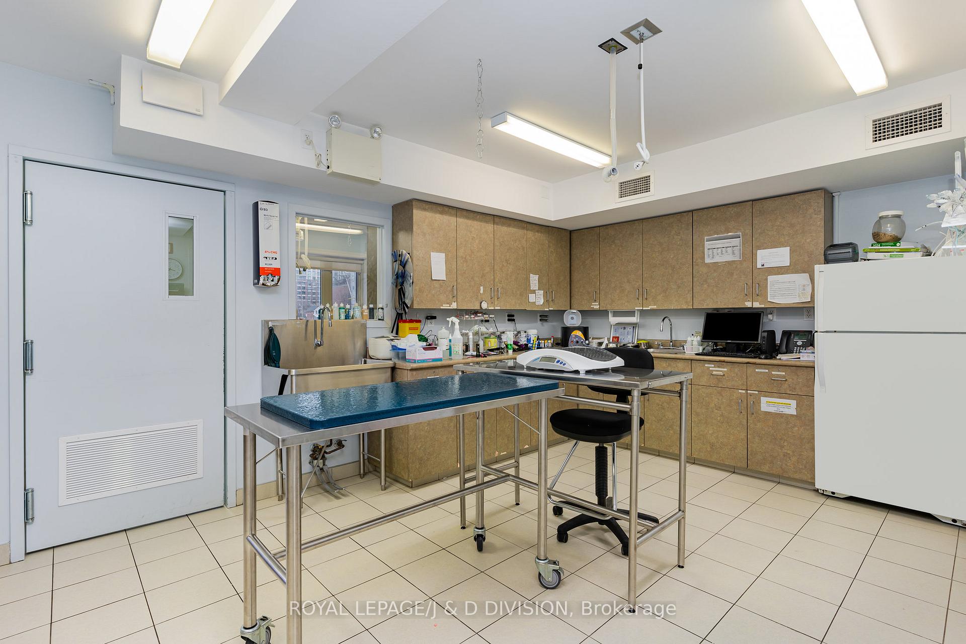 Photo 27 of 29 Chaplin Crescent, Toronto, Yonge-Eglinton — HOMEH