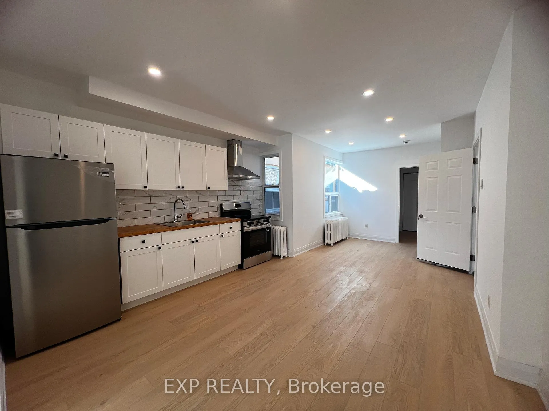 Front of Unit 101, 804A St Clair Avenue W