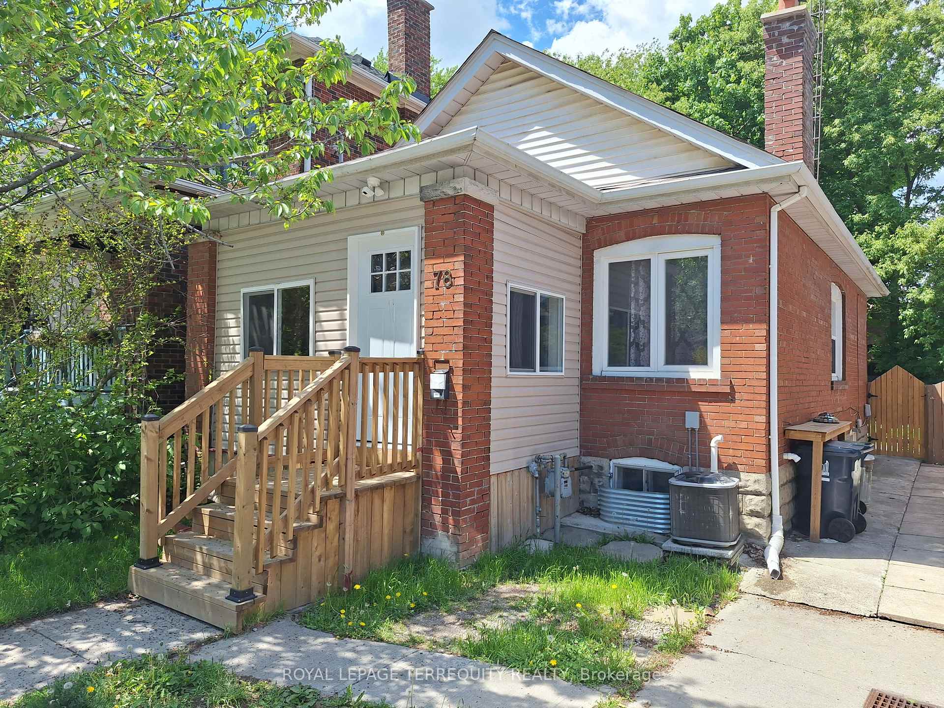 Front of 78 Lawrence Avenue W