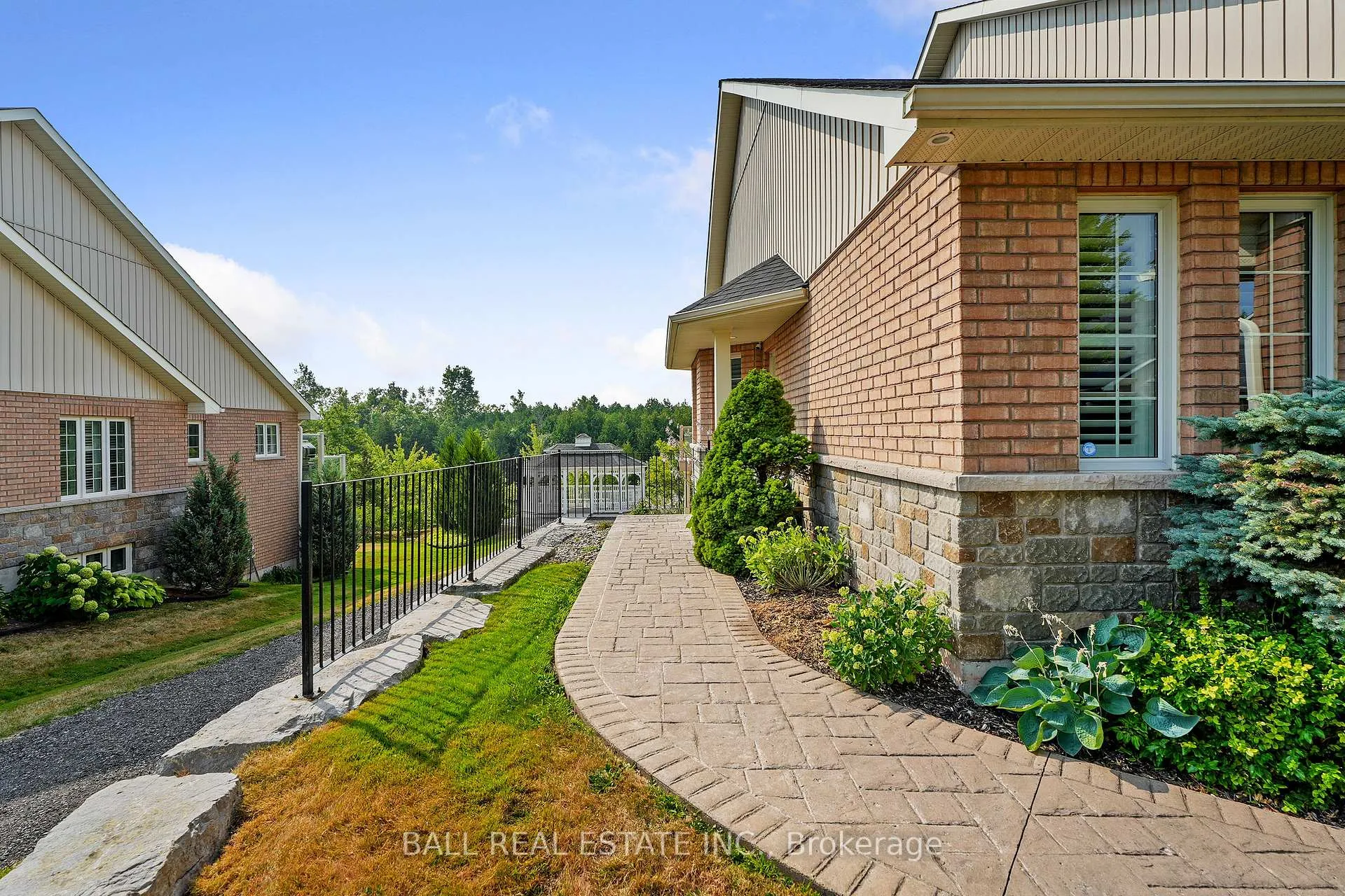 Photo 2 of Unit 87, 89 Village Crescent S, Peterborough, Otonabee Ward 1 — HOMEH