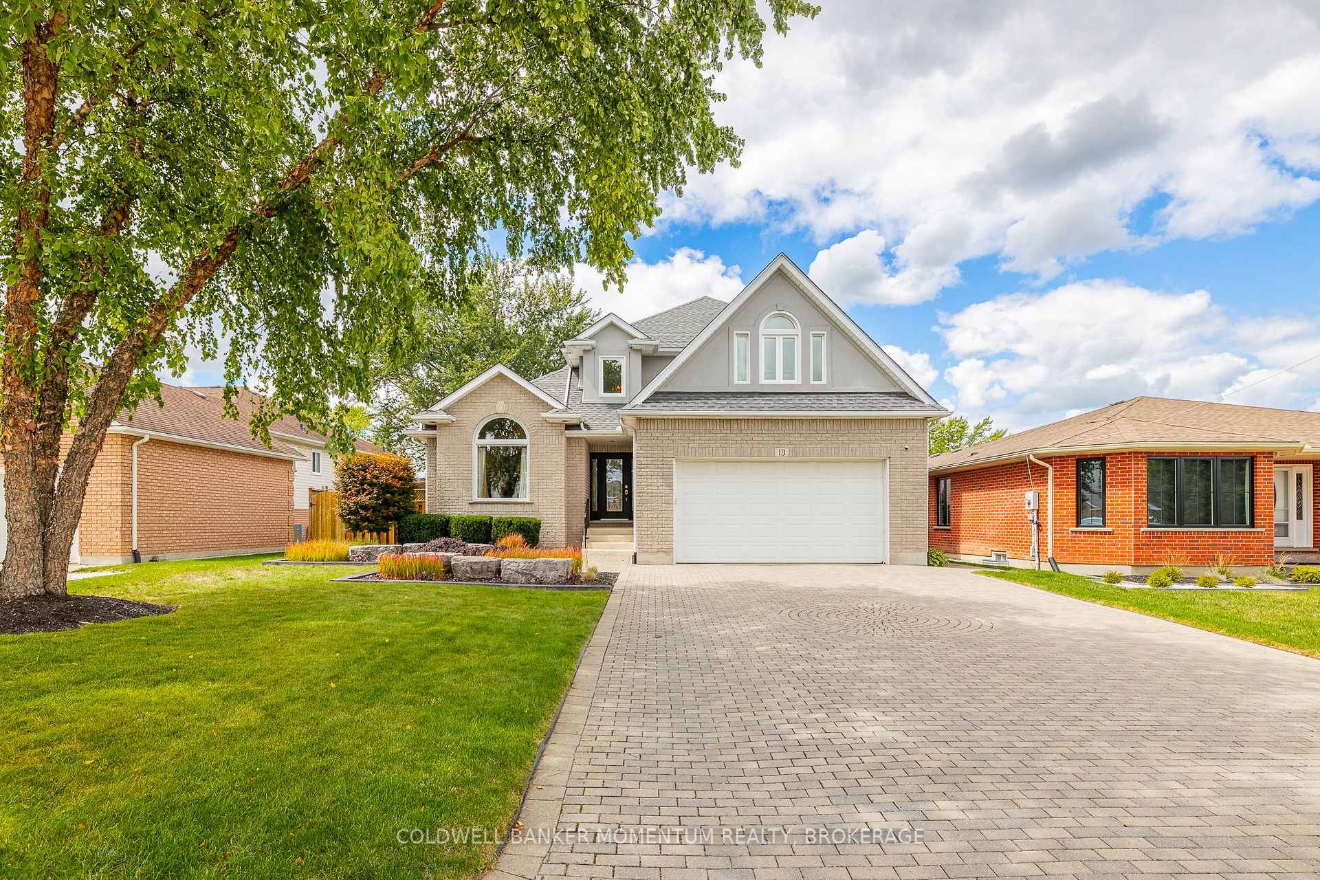 Photo 1 of 13 Willow Court, Thorold, Confederation Heights — HOMEH
