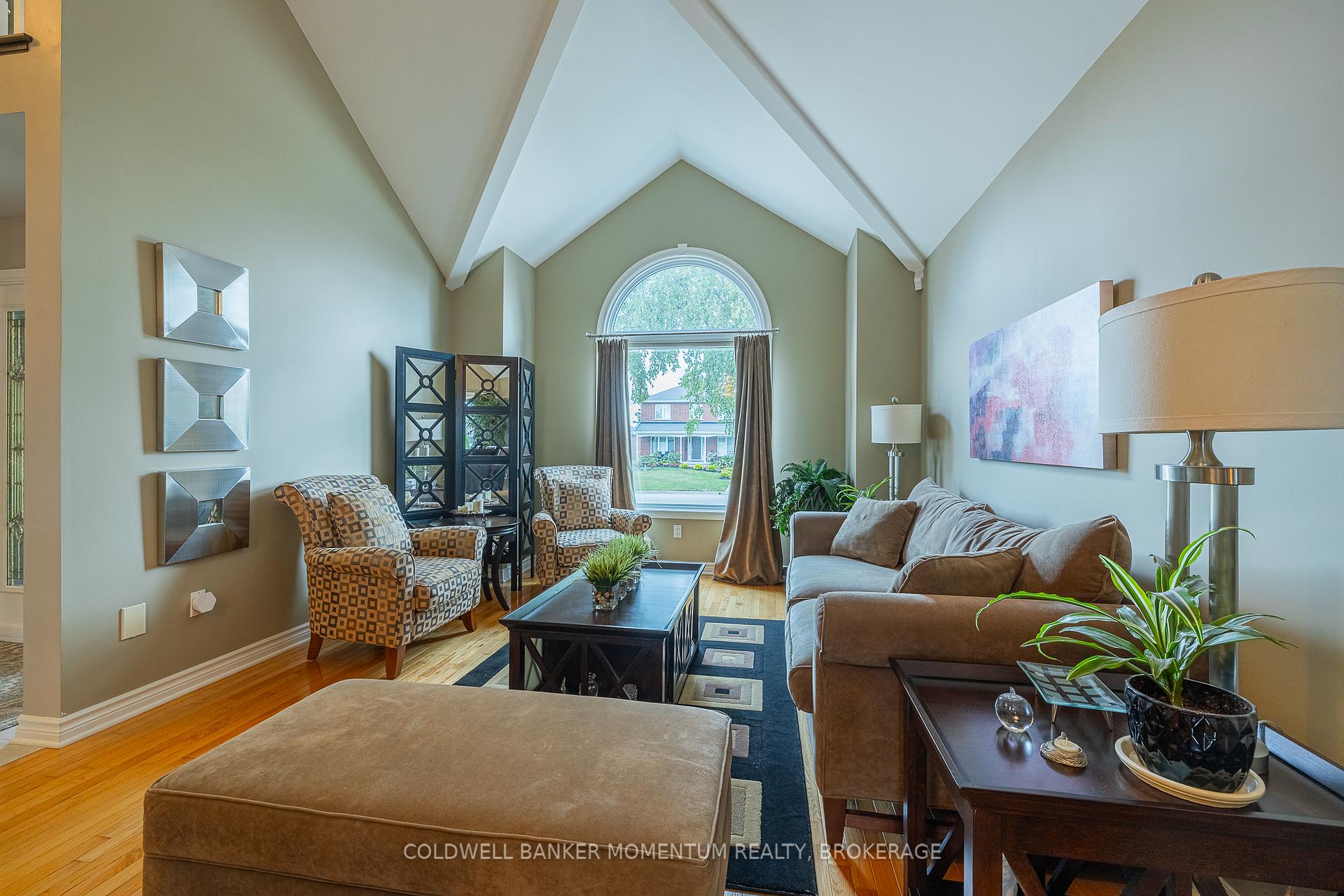 Photo 7 of 13 Willow Court, Thorold, Confederation Heights — HOMEH