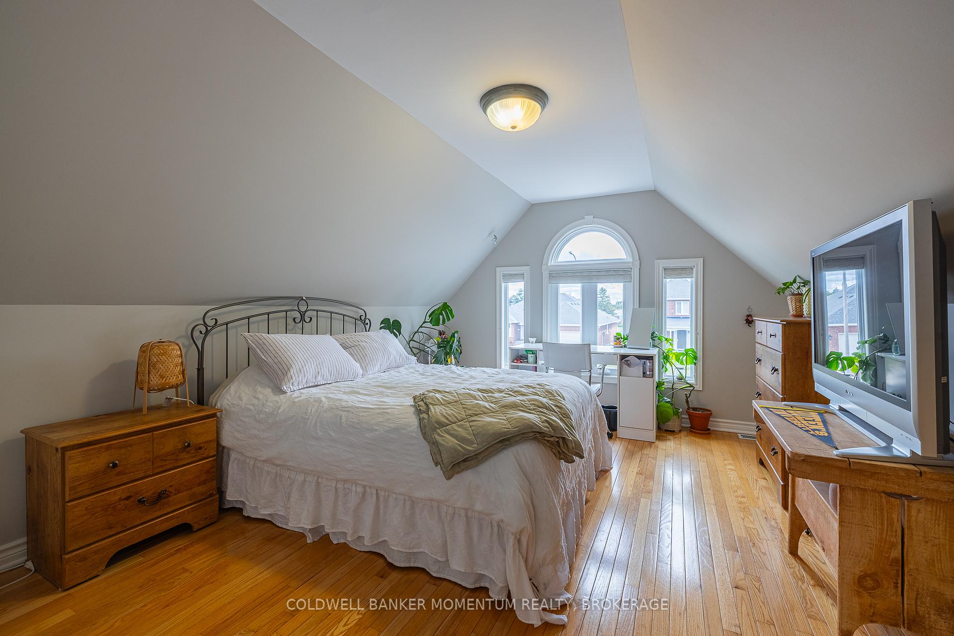 Photo 29 of 13 Willow Court, Thorold, Confederation Heights — HOMEH