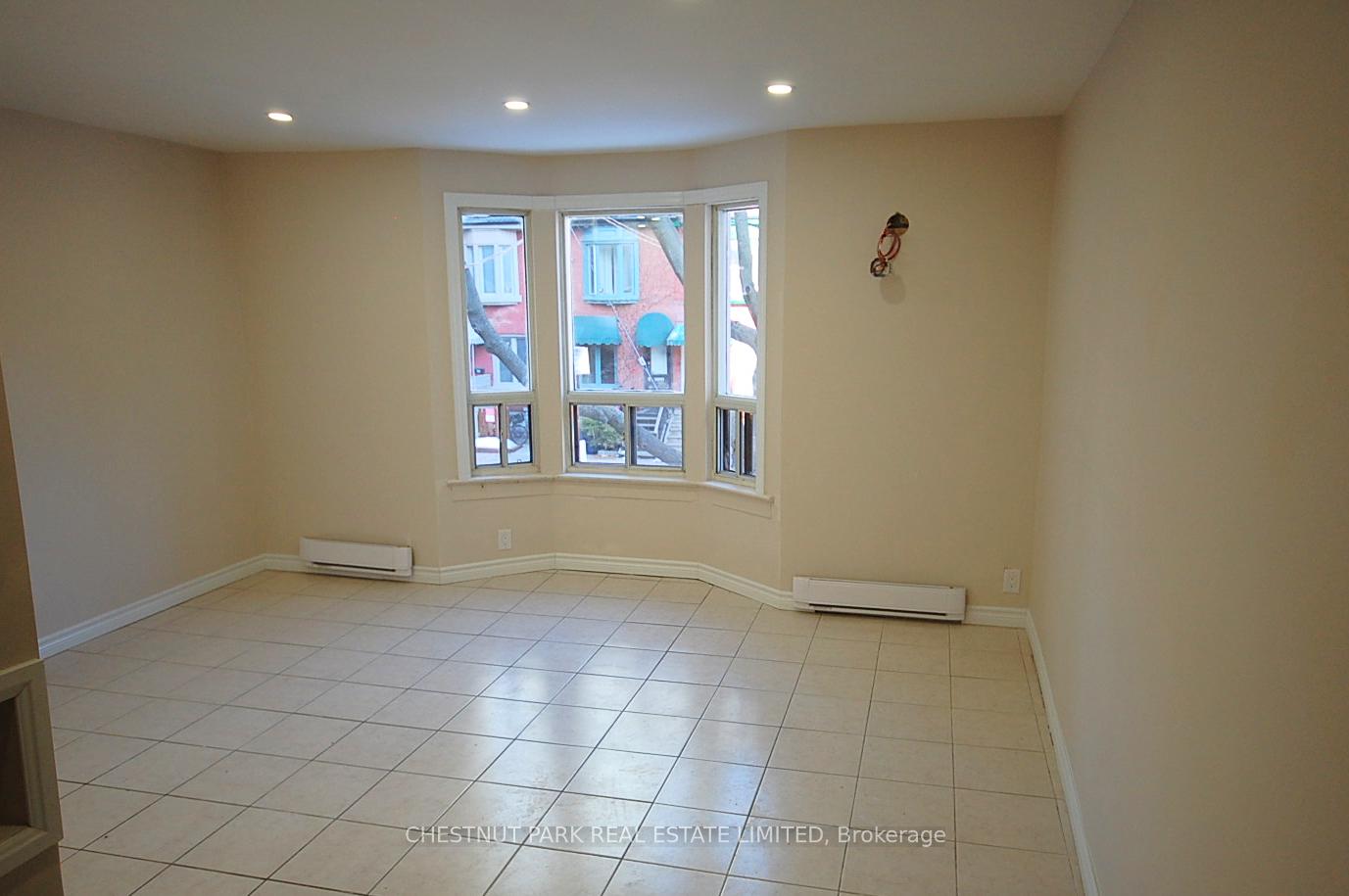 Photo 5 of Unit Unit 2, 113 Mcgill Street, Toronto, Church-Yonge Corridor — HOMEH