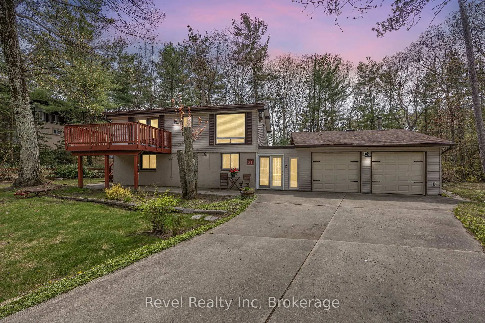 Front of 31 Desroches Trail