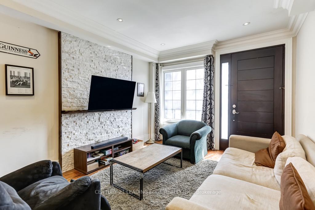 Photo 4 of Unit Upper, 140 Gowan Avenue, Toronto, Danforth Village-East York — HOMEH