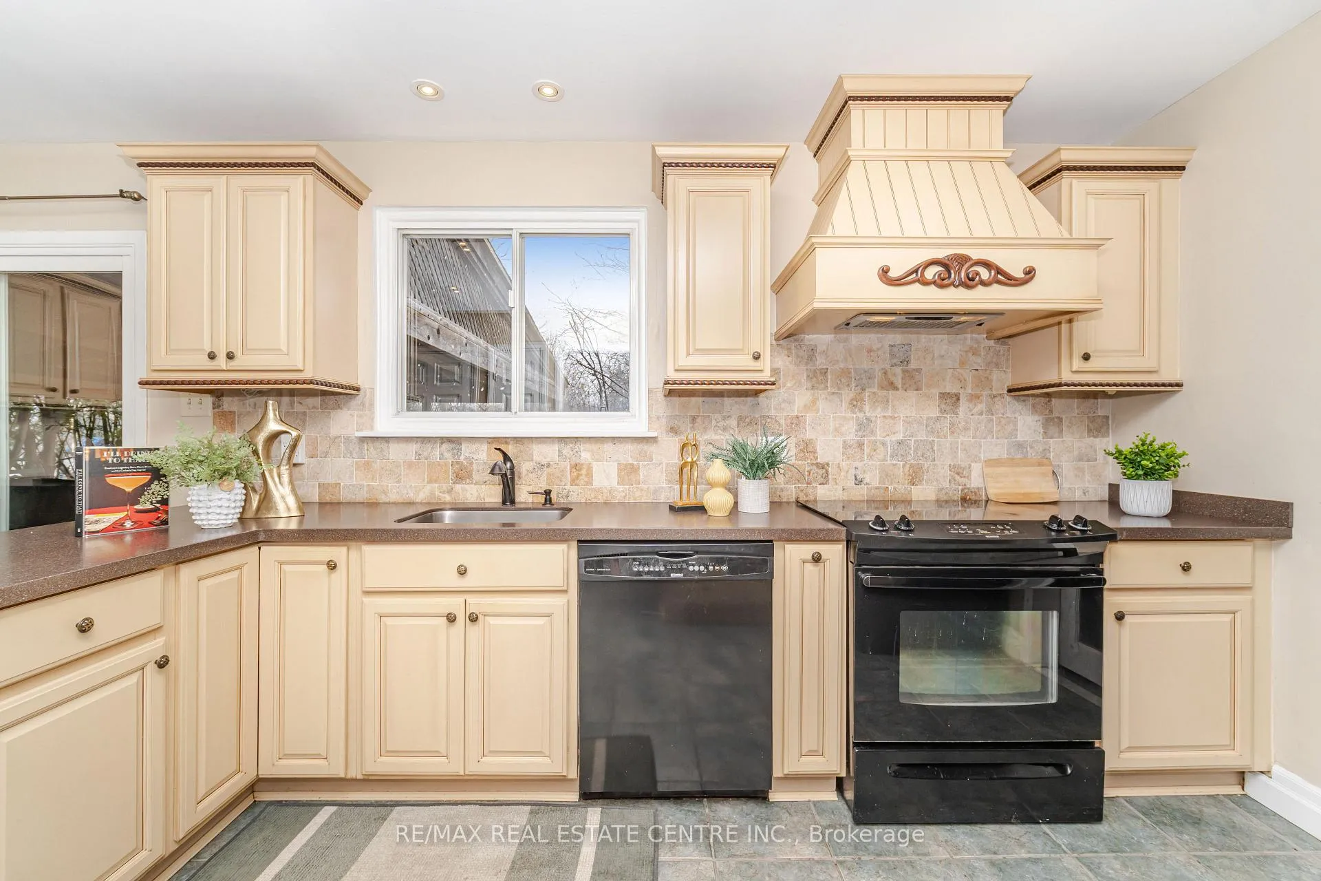 Photo 15 of 19 Jasper Crescent, Brampton, Northgate — HOMEH