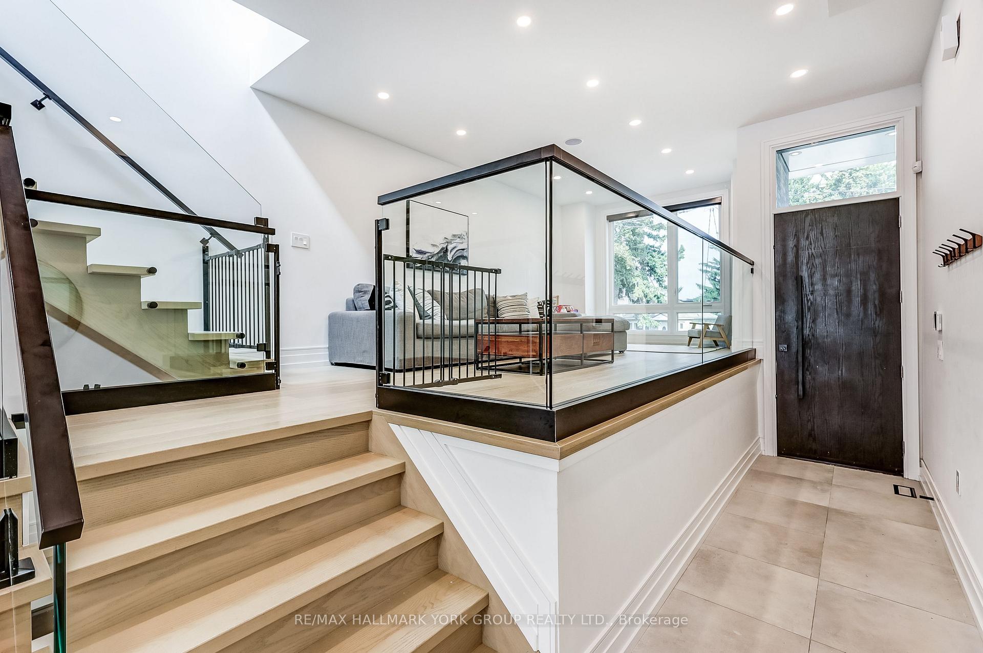 Photo 5 of 109A Holborne Avenue, Toronto, Danforth Village-East York — HOMEH