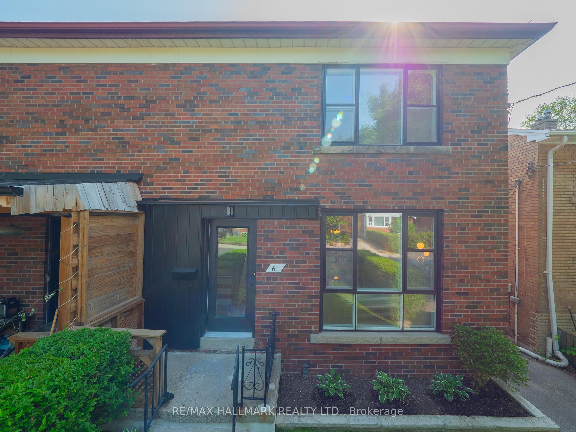 Photo 2 of 61 Glenside Avenue, Toronto, Greenwood-Coxwell — HOMEH