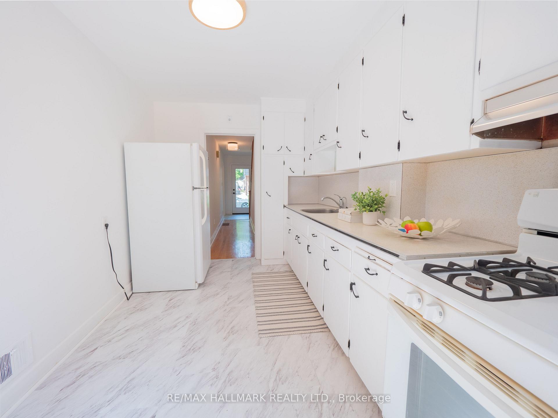 Photo 14 of 61 Glenside Avenue, Toronto, Greenwood-Coxwell — HOMEH