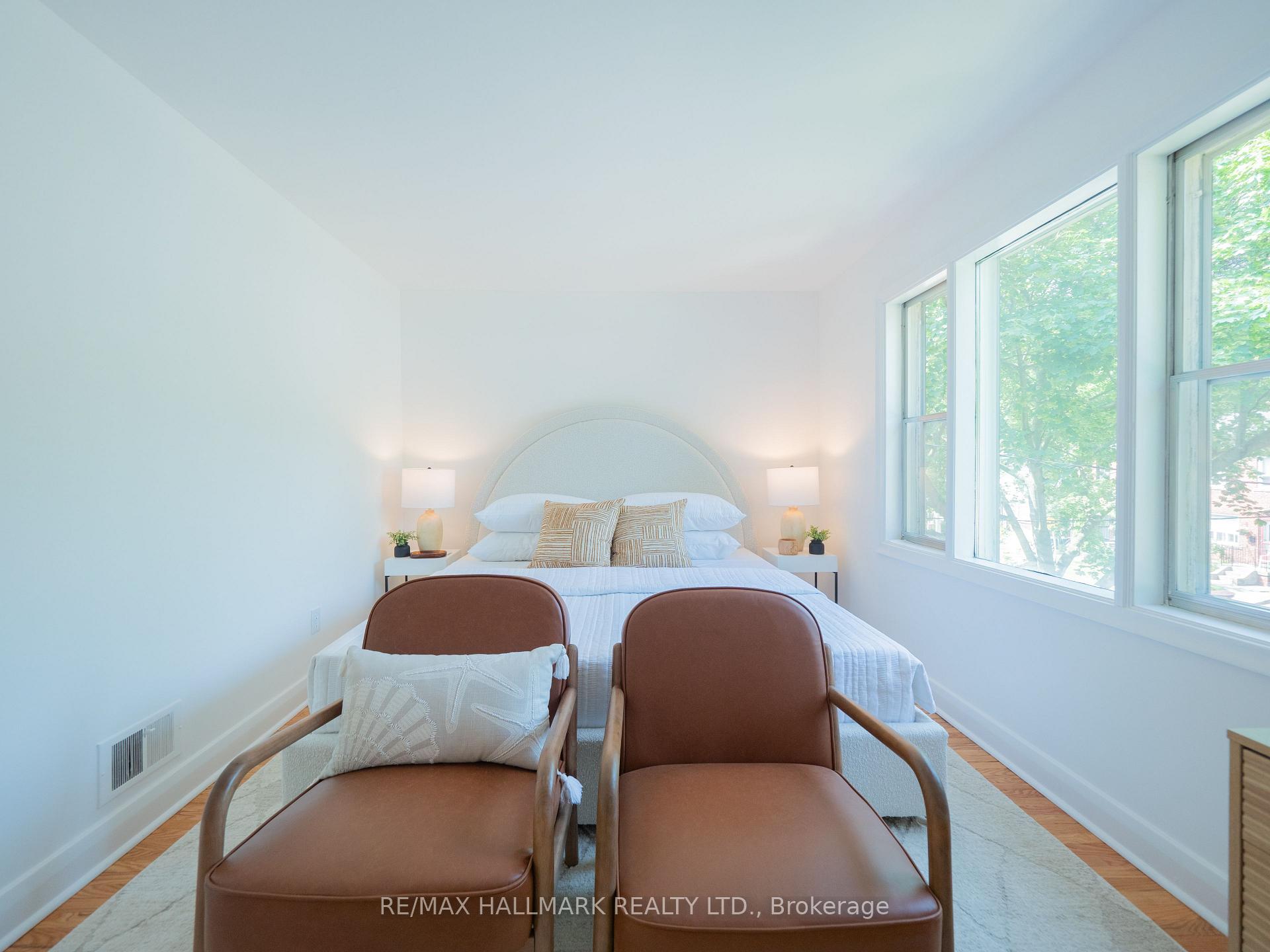 Photo 19 of 61 Glenside Avenue, Toronto, Greenwood-Coxwell — HOMEH
