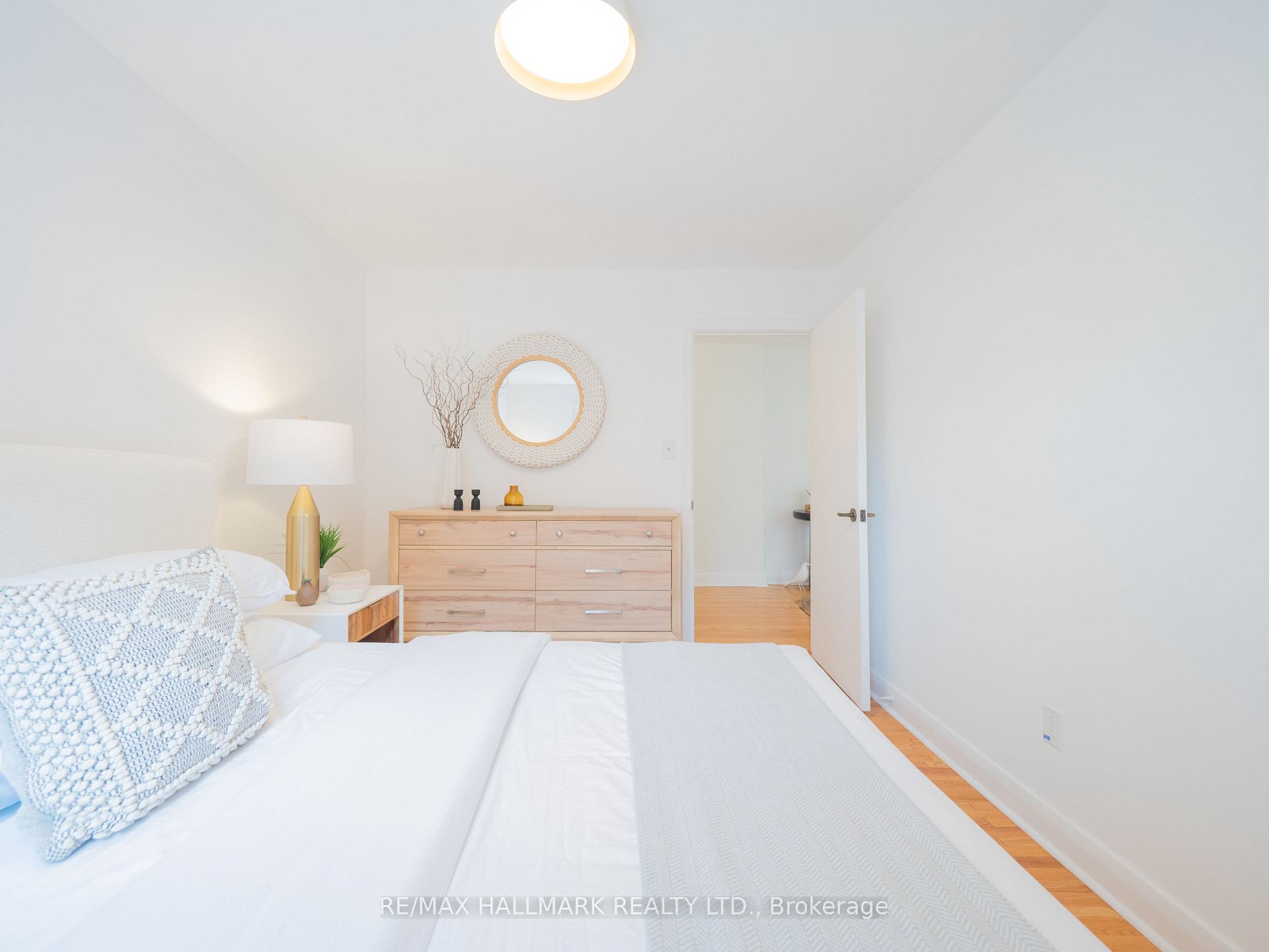 Photo 26 of 61 Glenside Avenue, Toronto, Greenwood-Coxwell — HOMEH