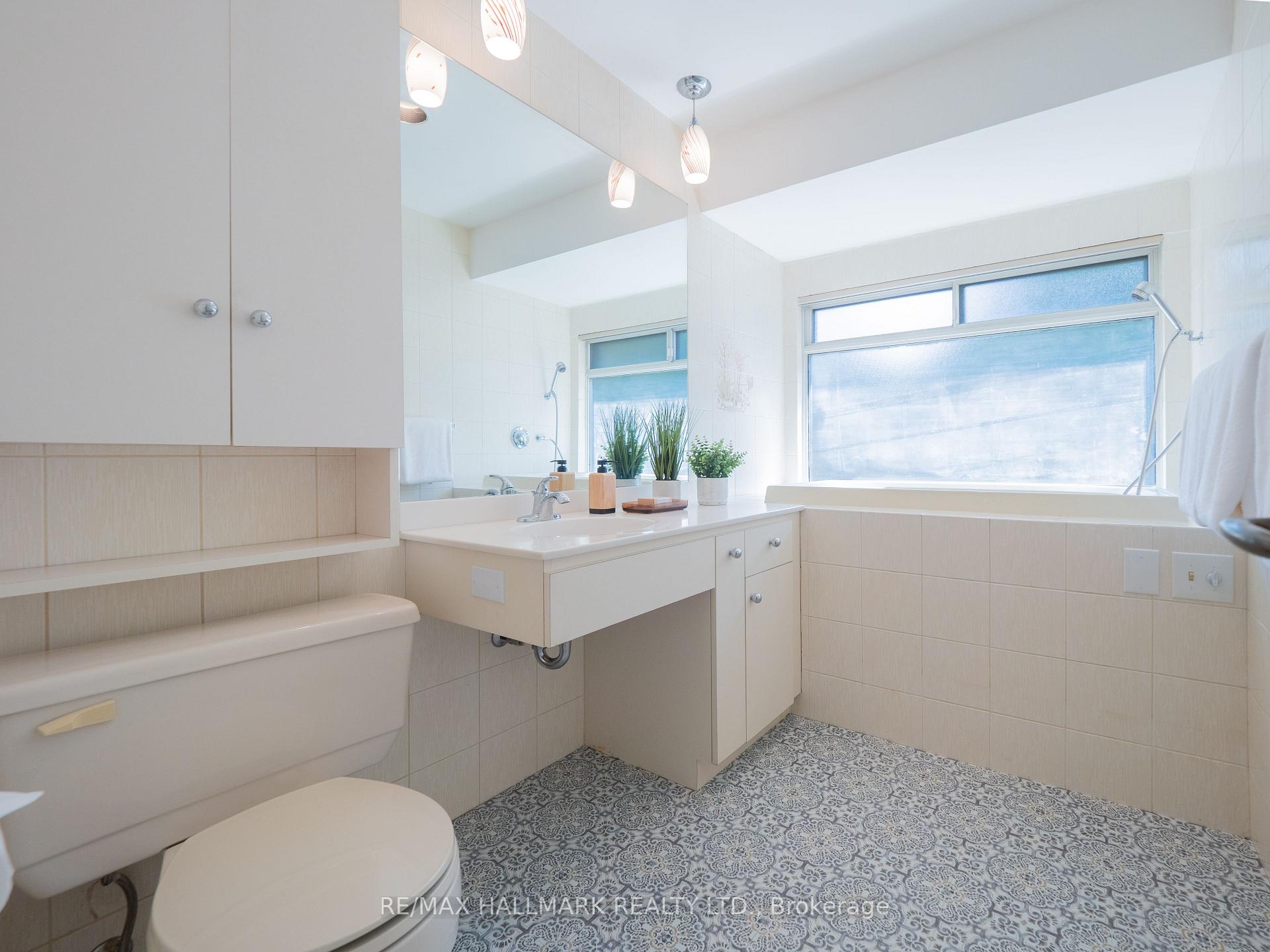 Photo 27 of 61 Glenside Avenue, Toronto, Greenwood-Coxwell — HOMEH