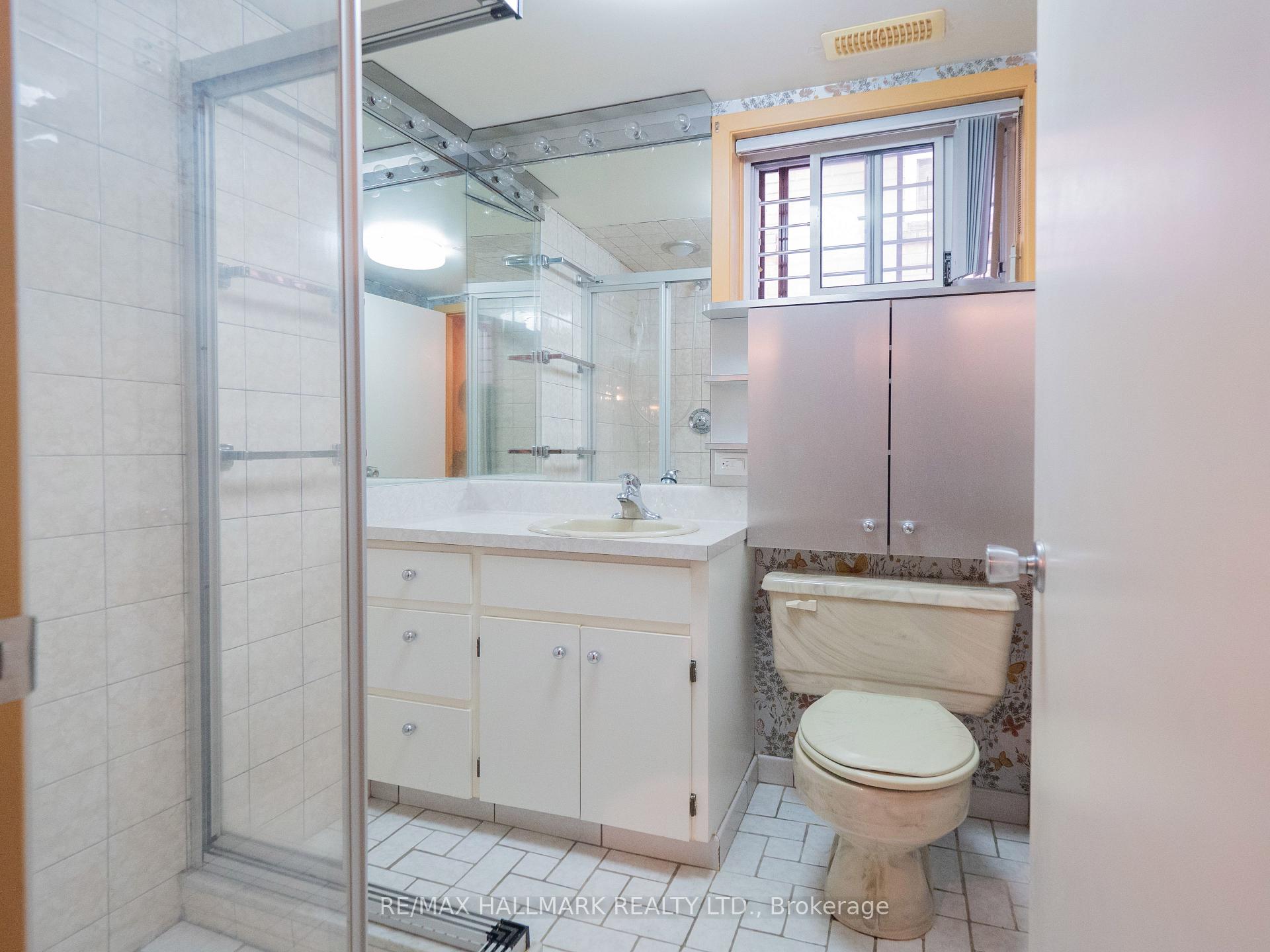 Photo 33 of 61 Glenside Avenue, Toronto, Greenwood-Coxwell — HOMEH