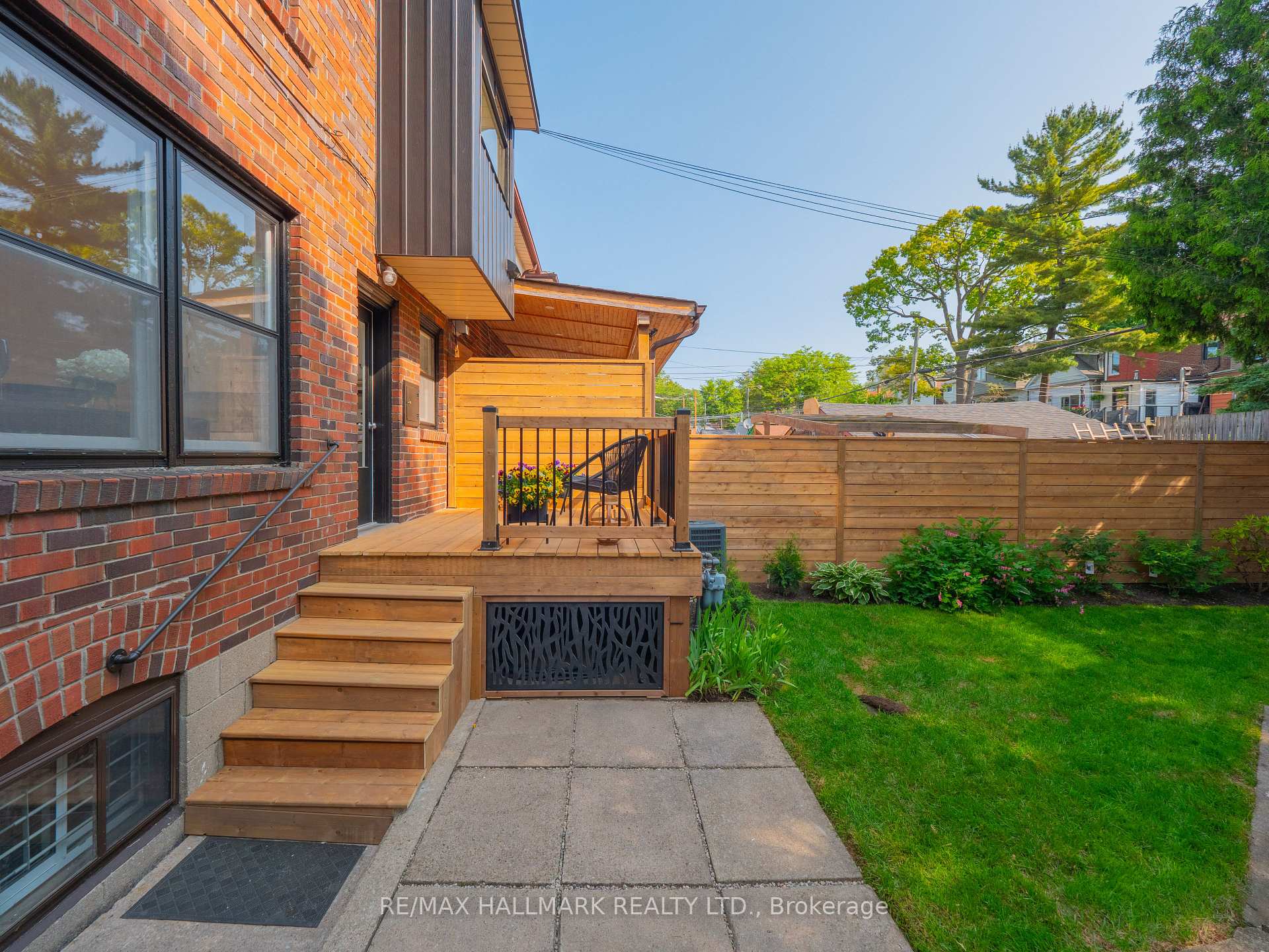 Photo 39 of 61 Glenside Avenue, Toronto, Greenwood-Coxwell — HOMEH