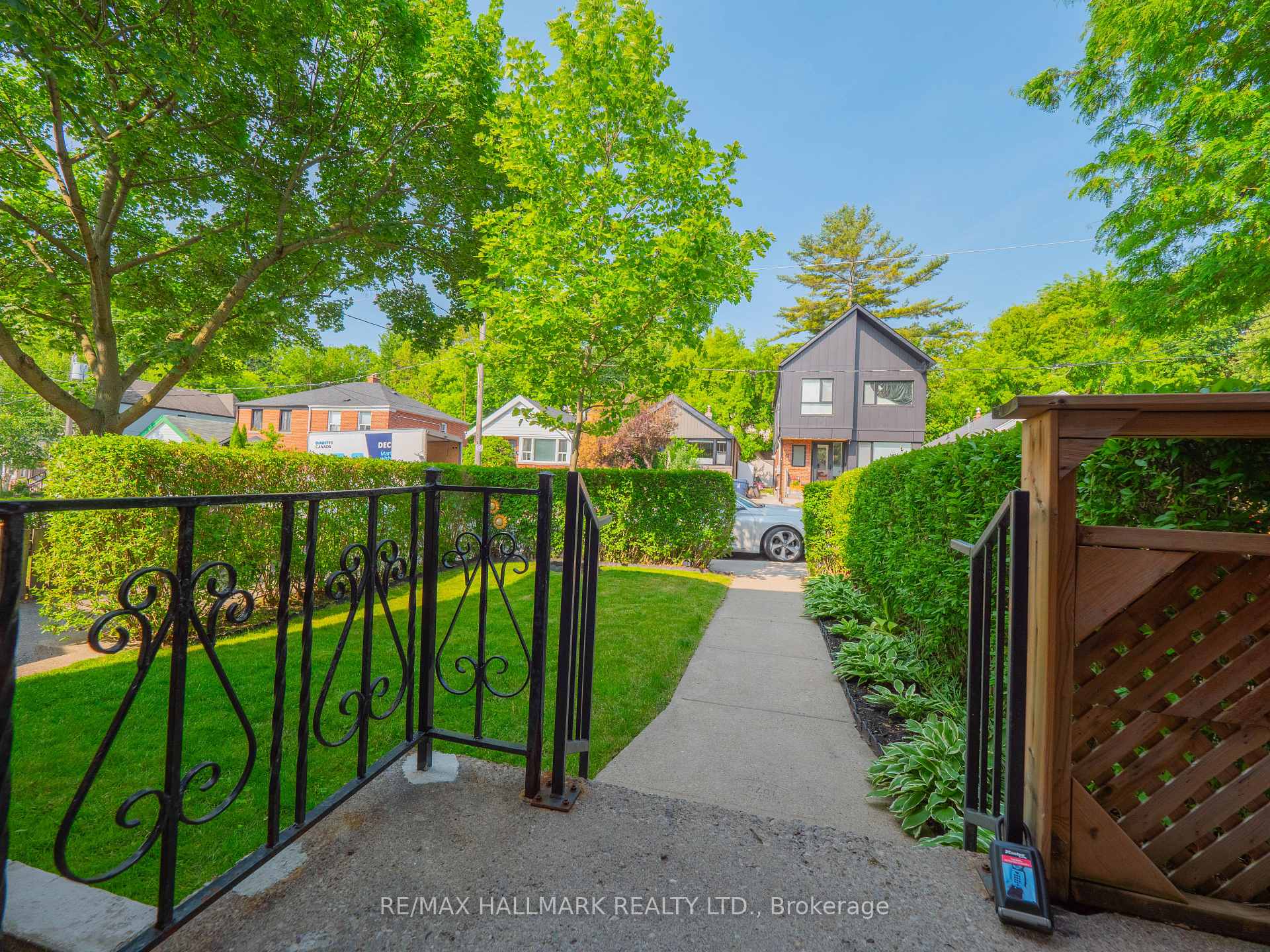 Photo 44 of 61 Glenside Avenue, Toronto, Greenwood-Coxwell — HOMEH