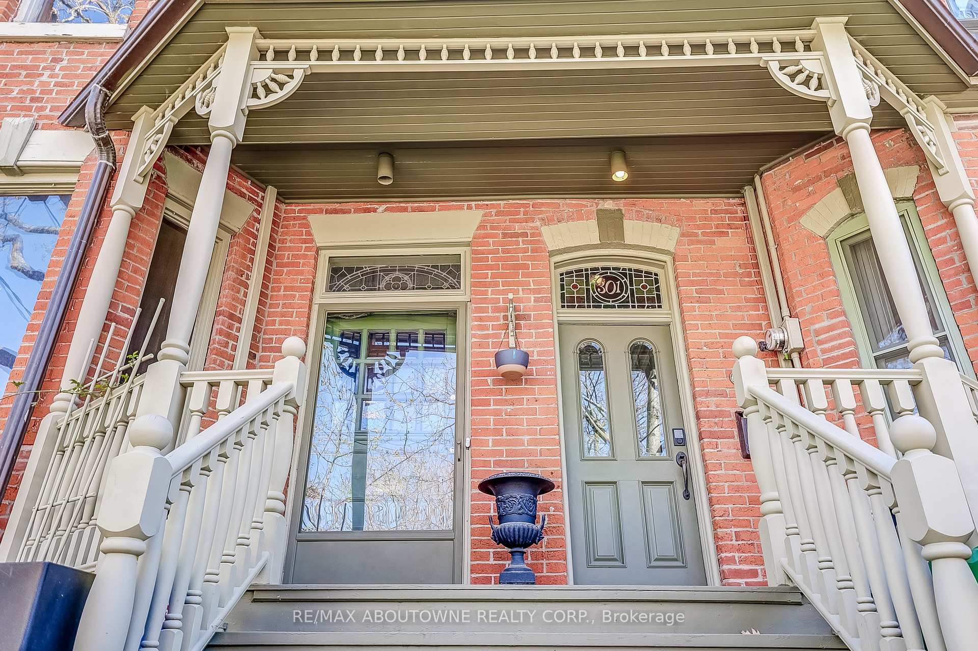 Photo 2 of 301 Sumach Street, Toronto, Cabbagetown-South St. James Town — HOMEH
