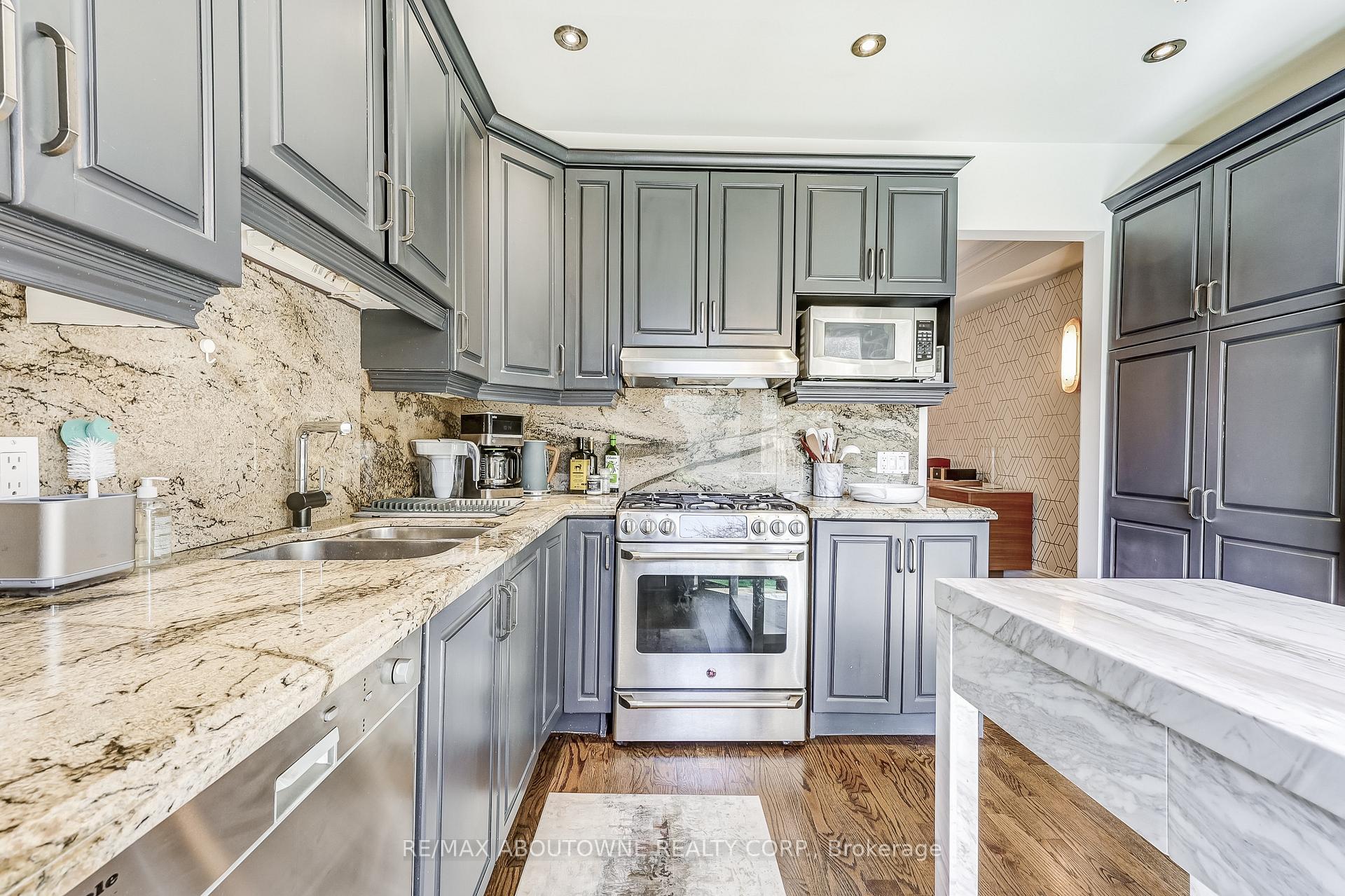 Photo 10 of 301 Sumach Street, Toronto, Cabbagetown-South St. James Town — HOMEH