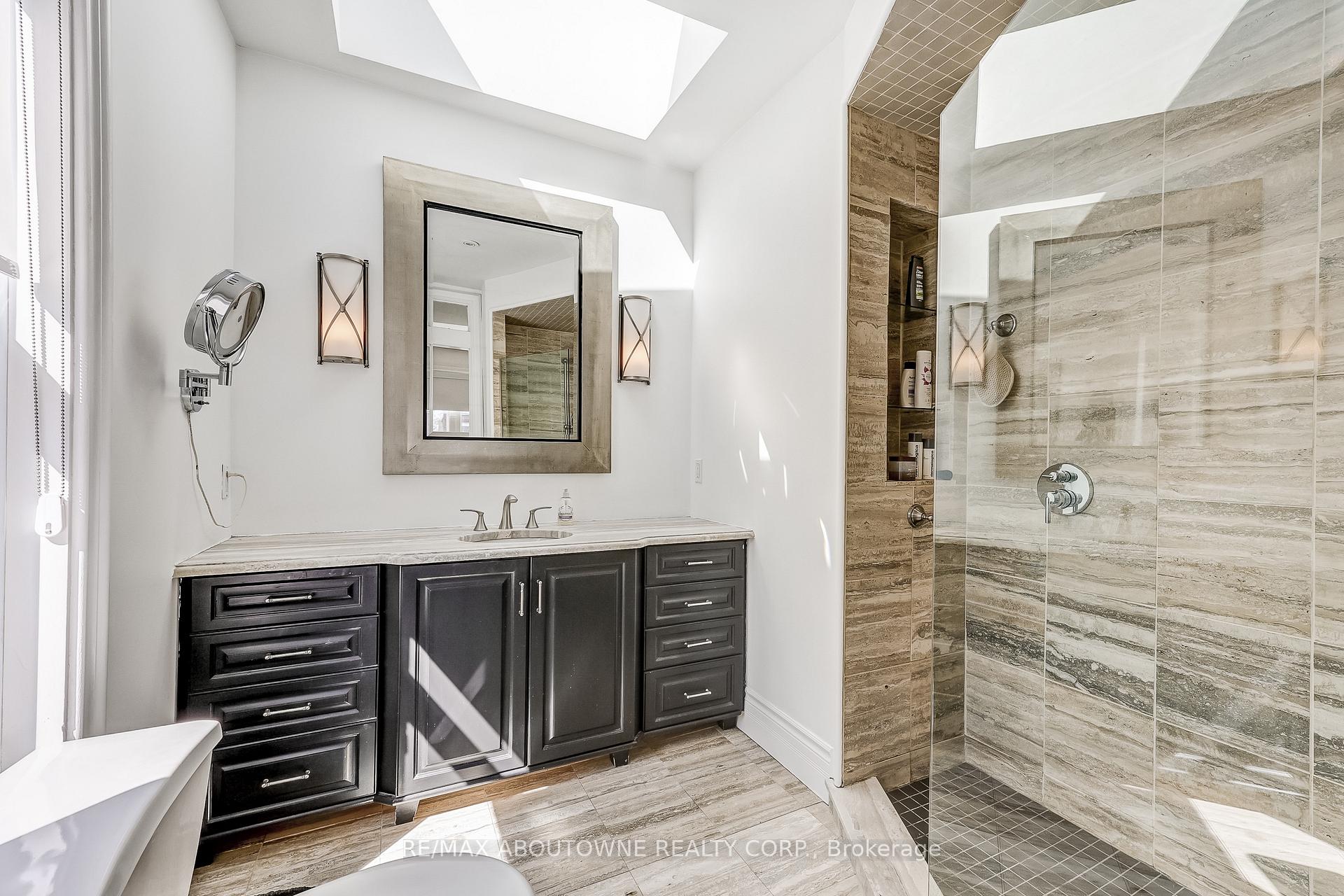 Photo 18 of 301 Sumach Street, Toronto, Cabbagetown-South St. James Town — HOMEH