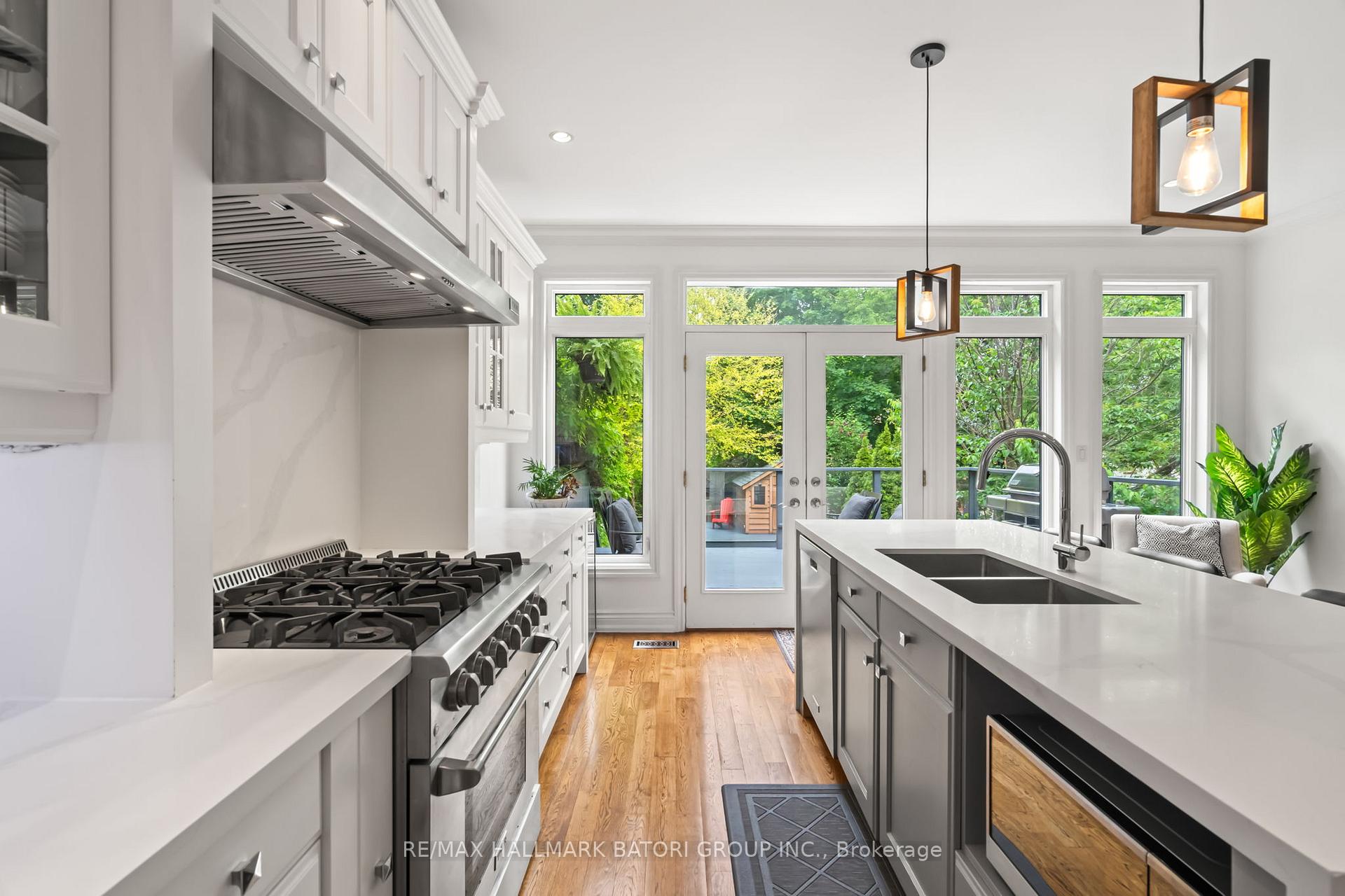 Photo 8 of 316 Roselawn Avenue, Toronto, Yonge-Eglinton — HOMEH